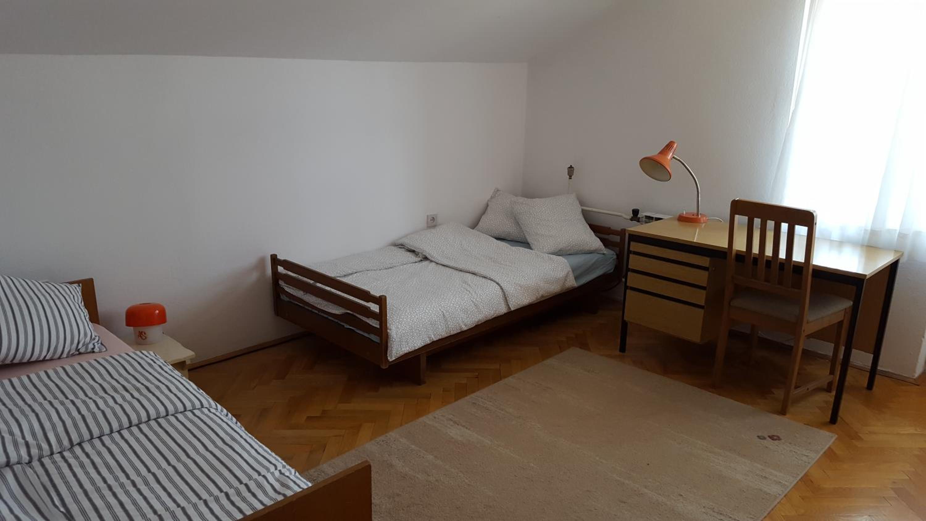 Apartment with Balcony - Photo 9