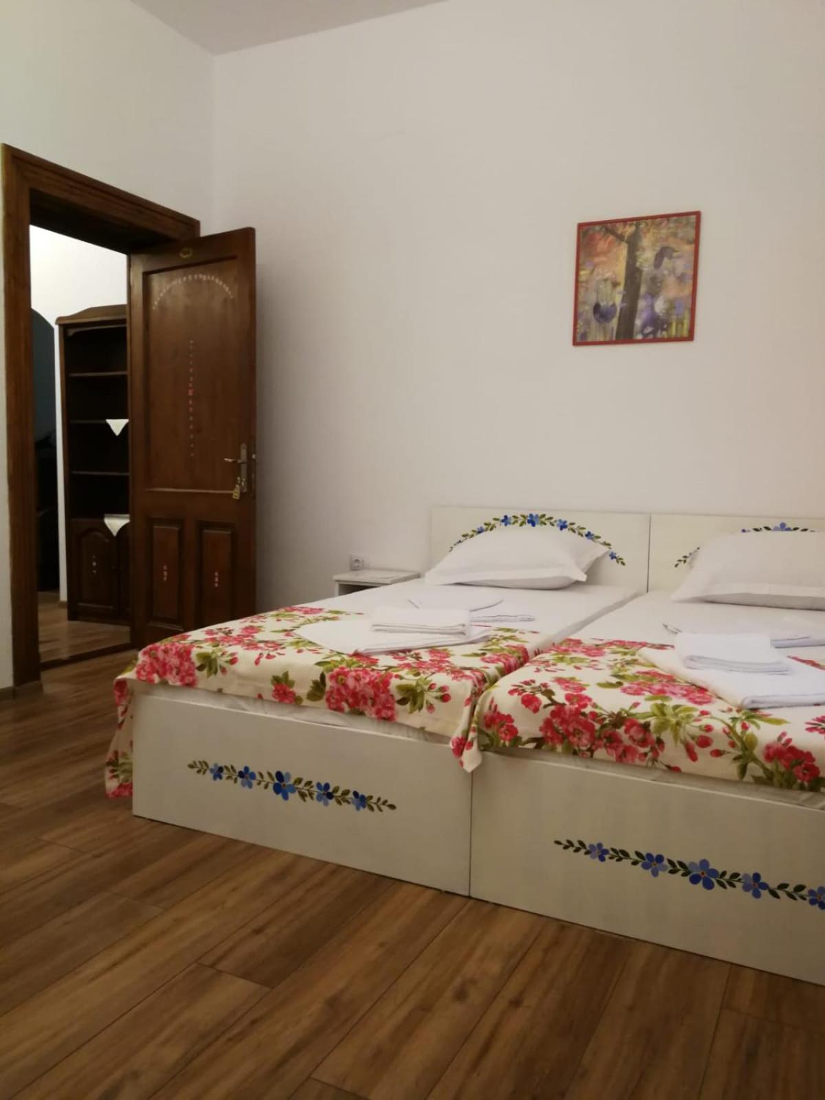 Standard Double Room - Photo 4