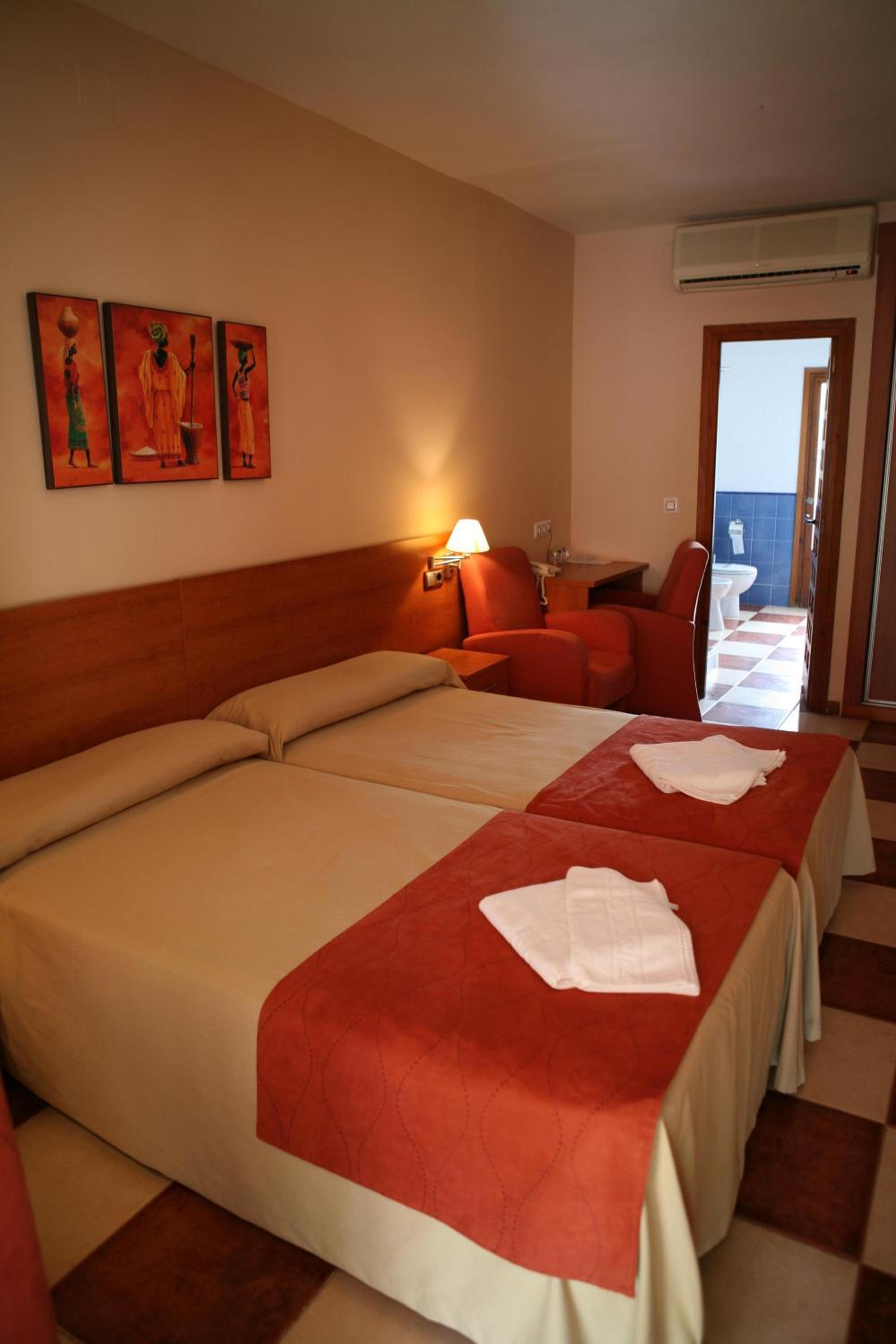 Habitación Estándar con Dos Camas Individuales