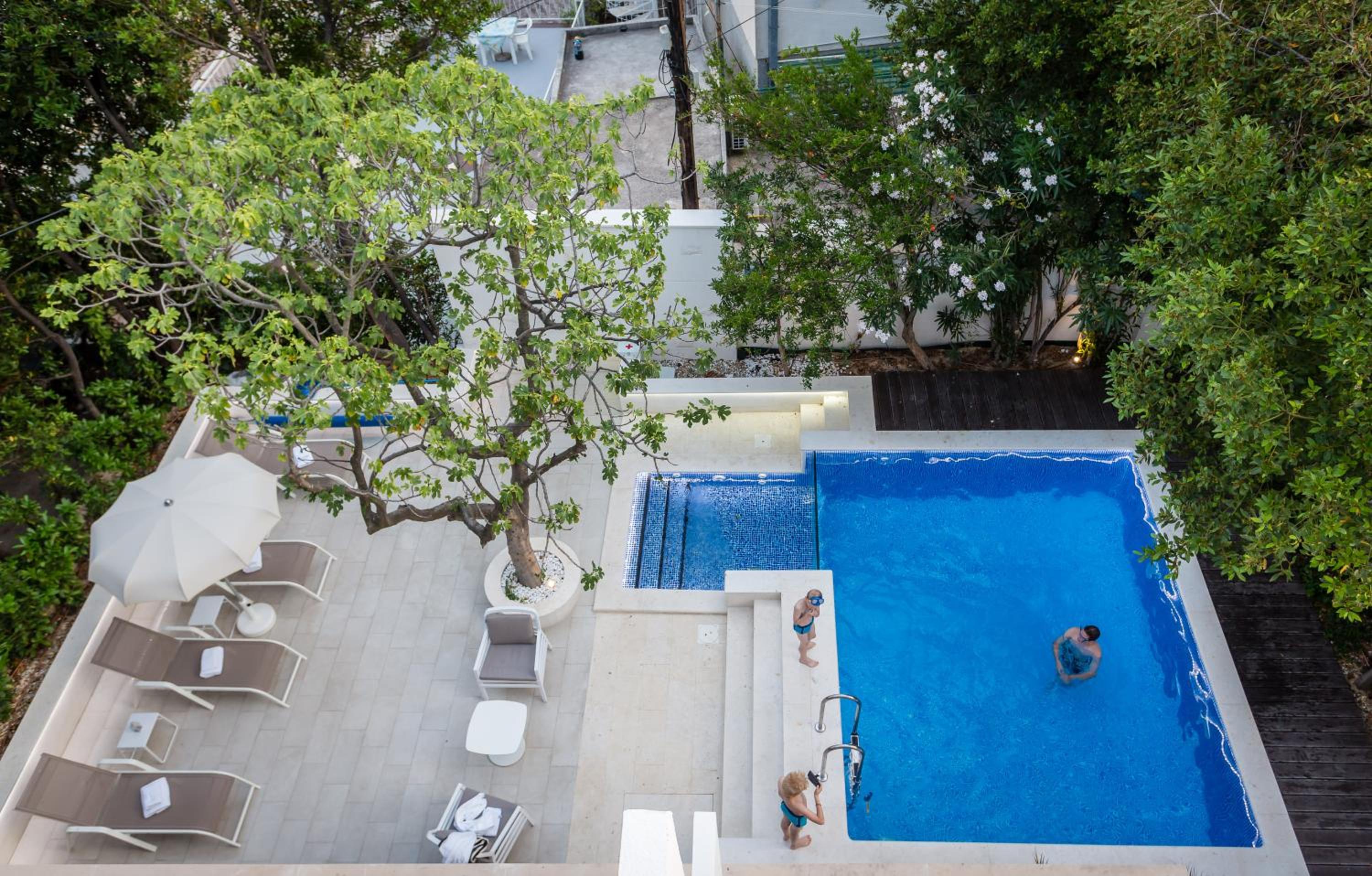 Studio Apartment with Pool View photo 1