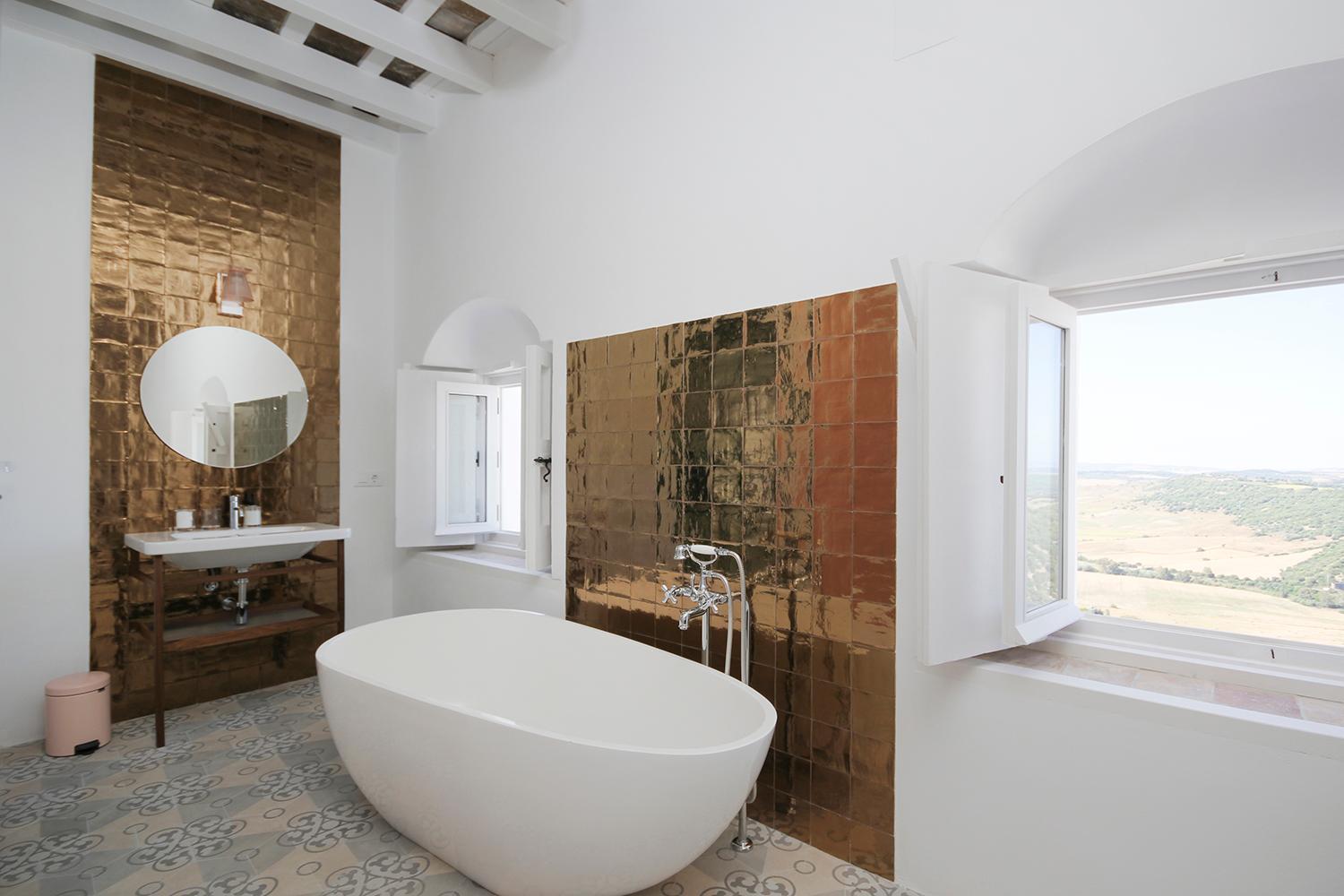 Deluxe Double Room with Bath photo 3