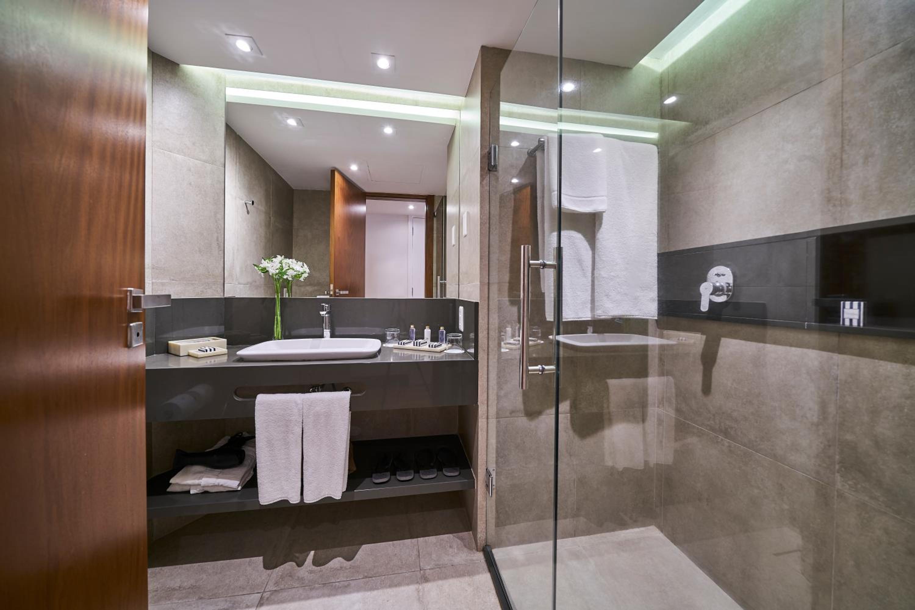Executive Superior Room with Side Sea View