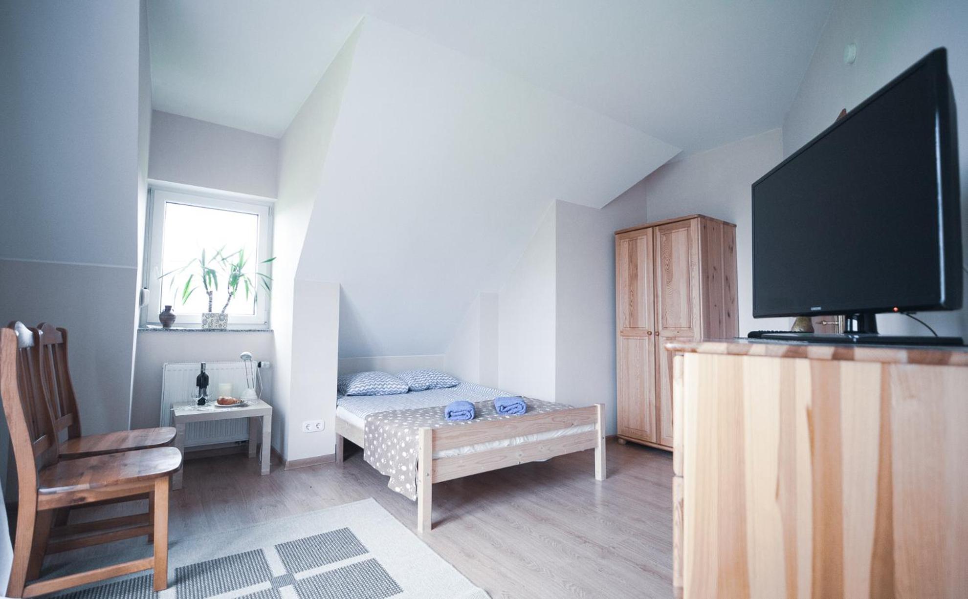 Double Room with Balcony (2 Adults + 1 Child) photo 2