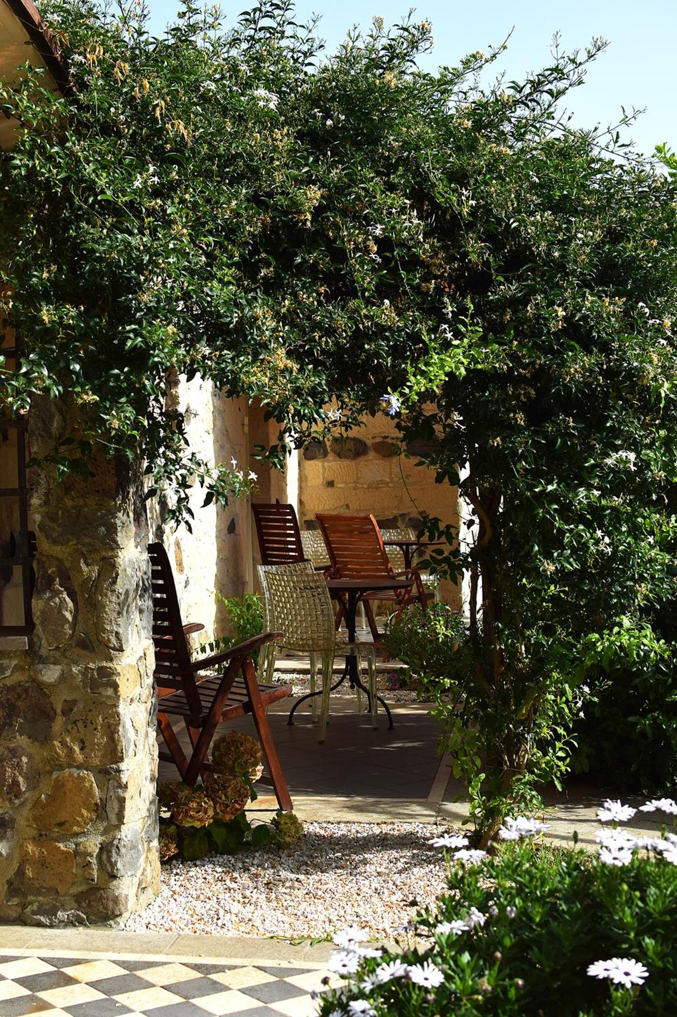 Double Room with Garden View - Photo 7