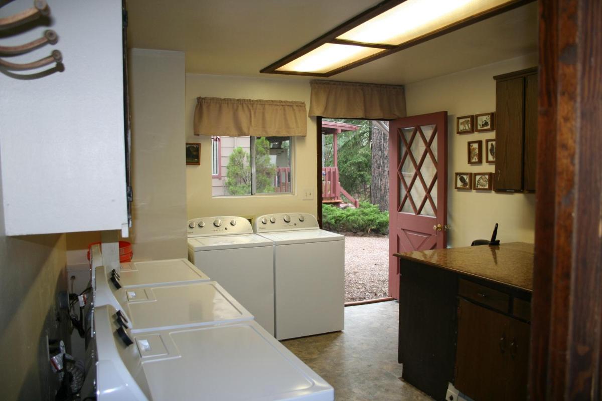 One-Bedroom Cabin photo 1