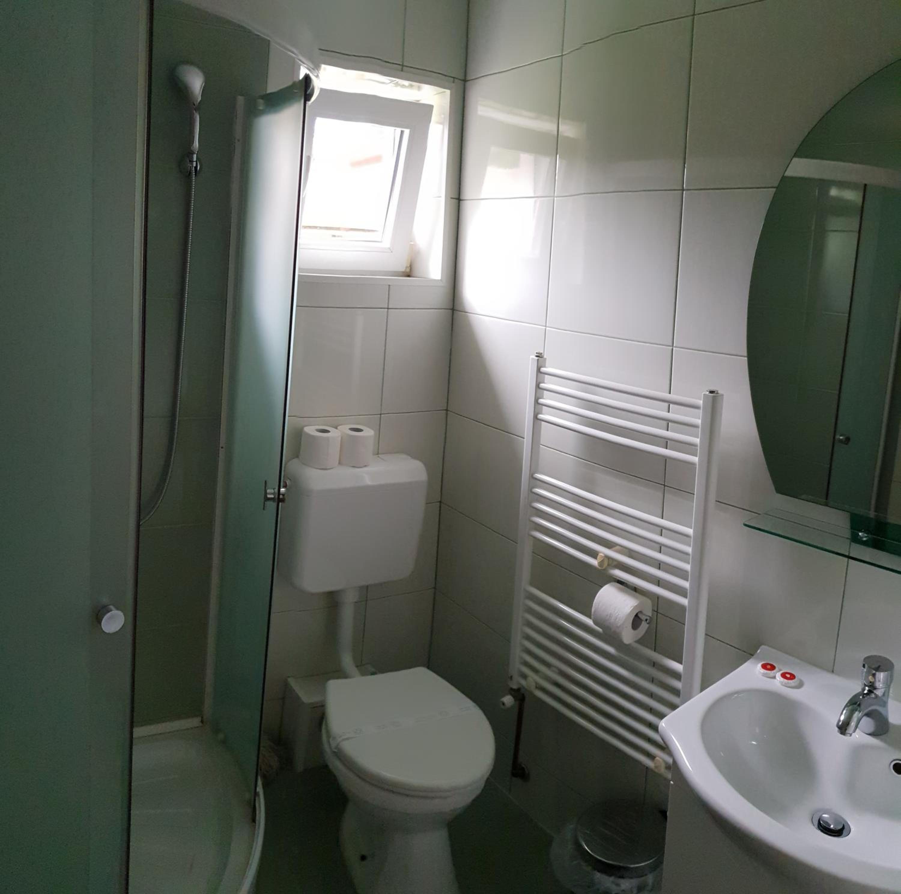 Triple Room with Private Bathroom photo 3
