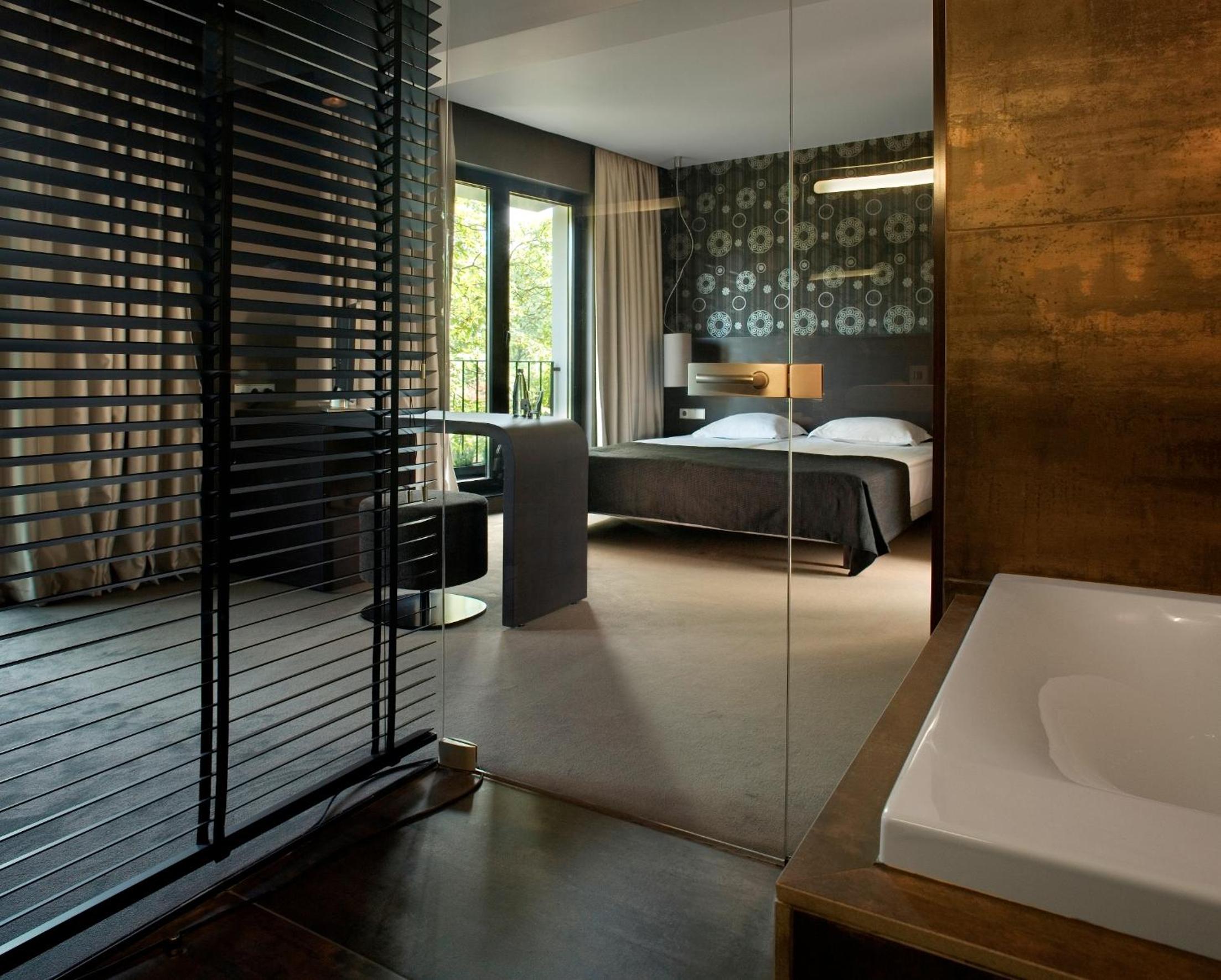 Middle Suite photo 2