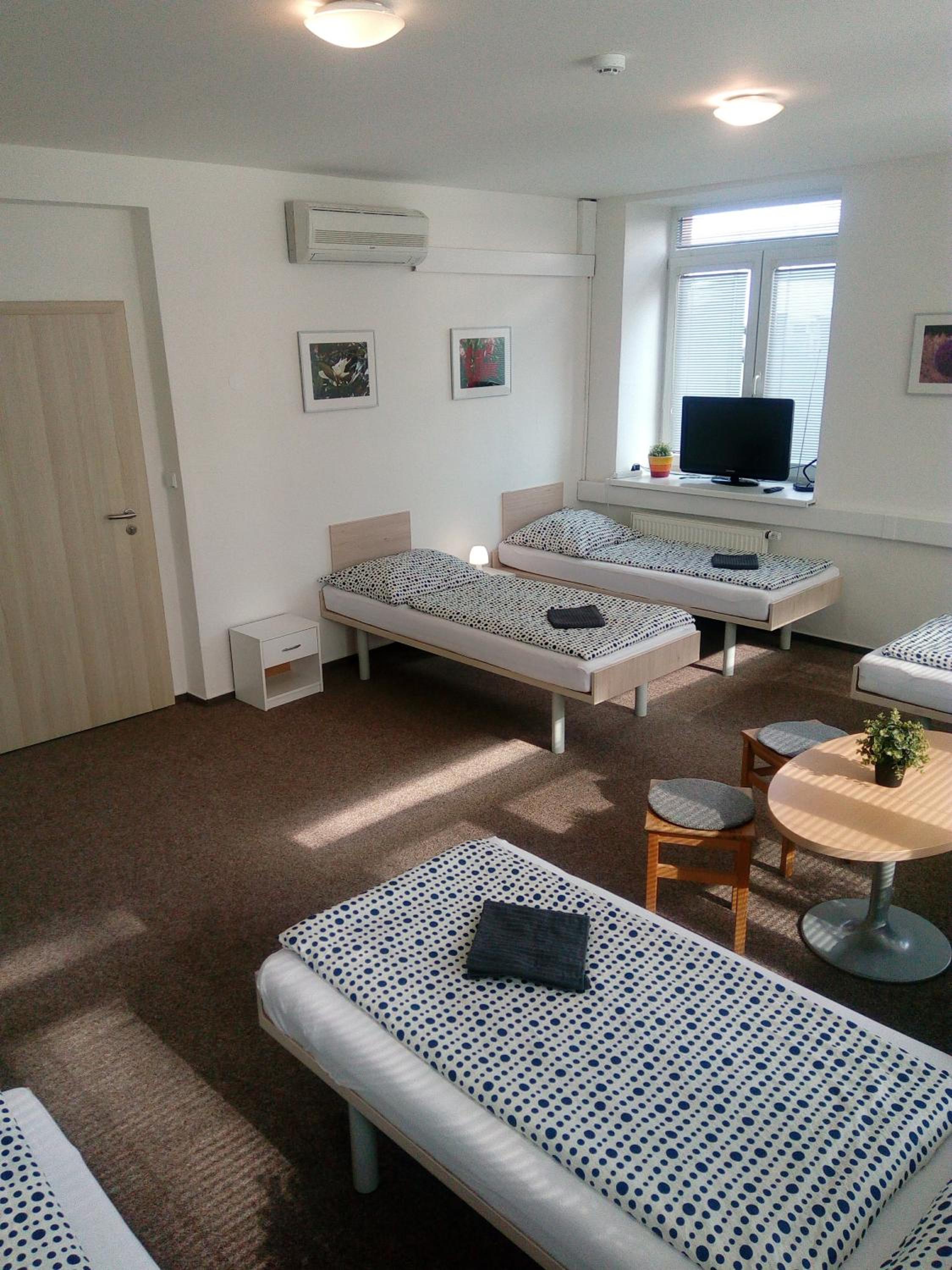 Large Family Room - Photo 3