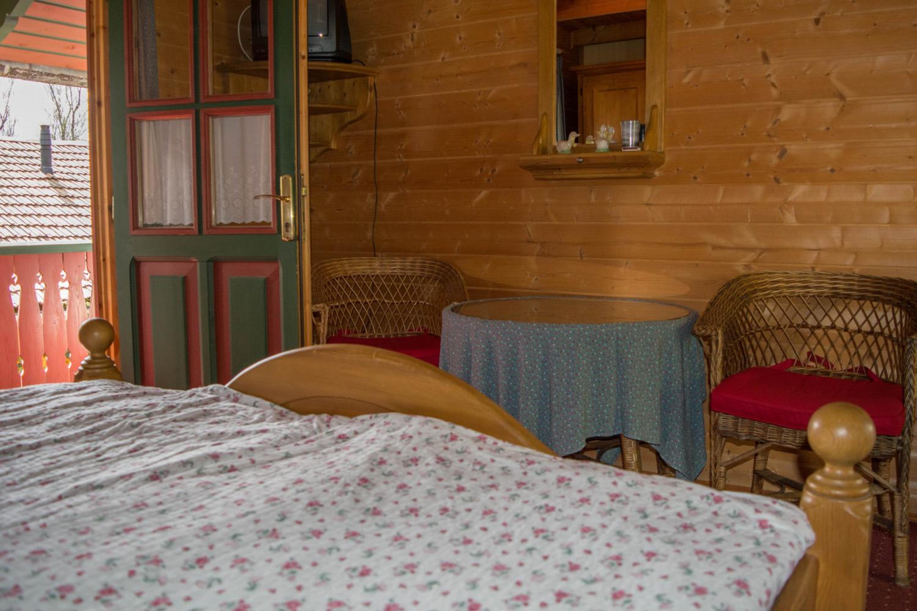 Double Room with Balcony - Photo 5