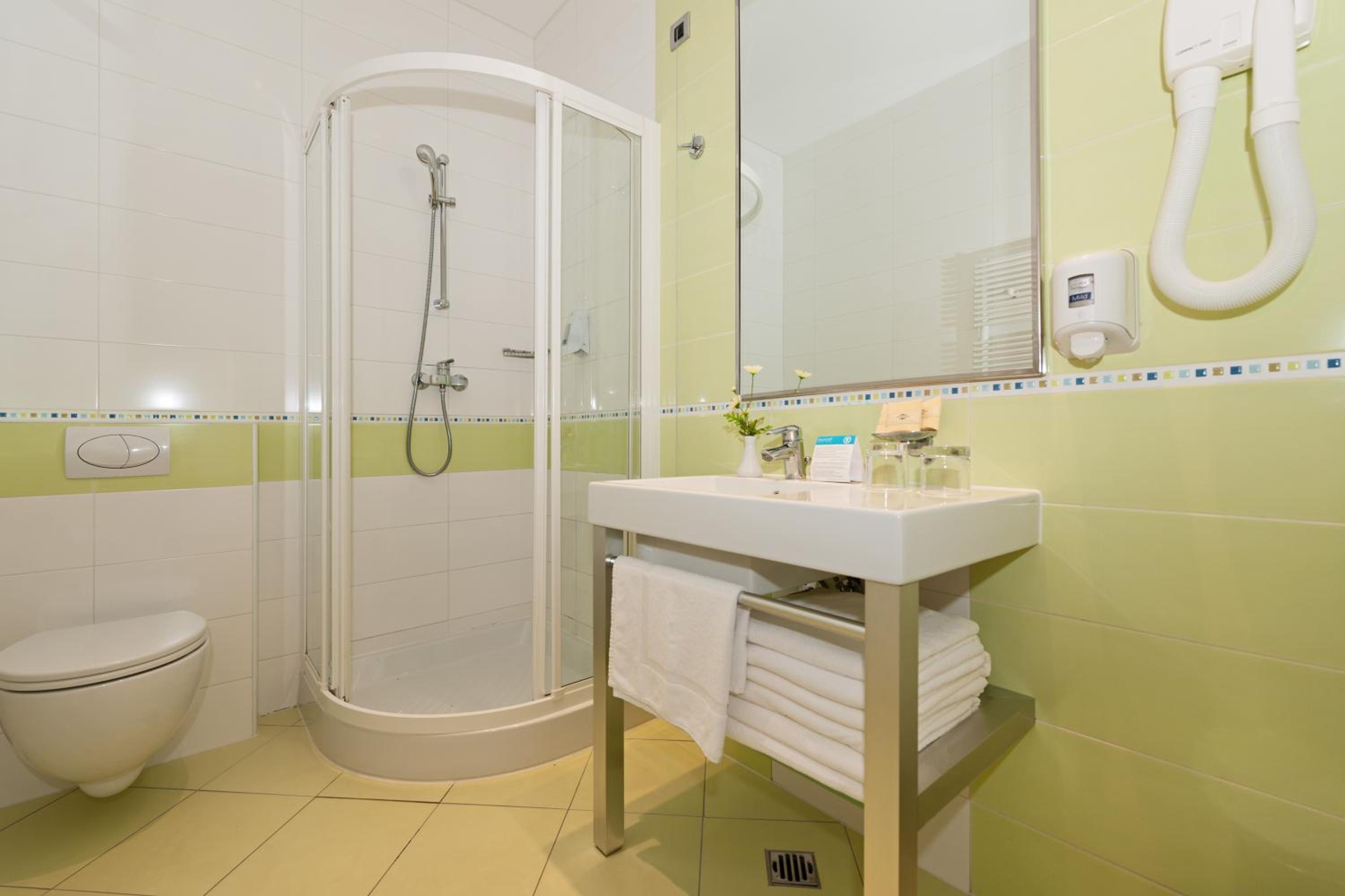 Superior One-Bedroom Apartment for 4 Adults photo 2