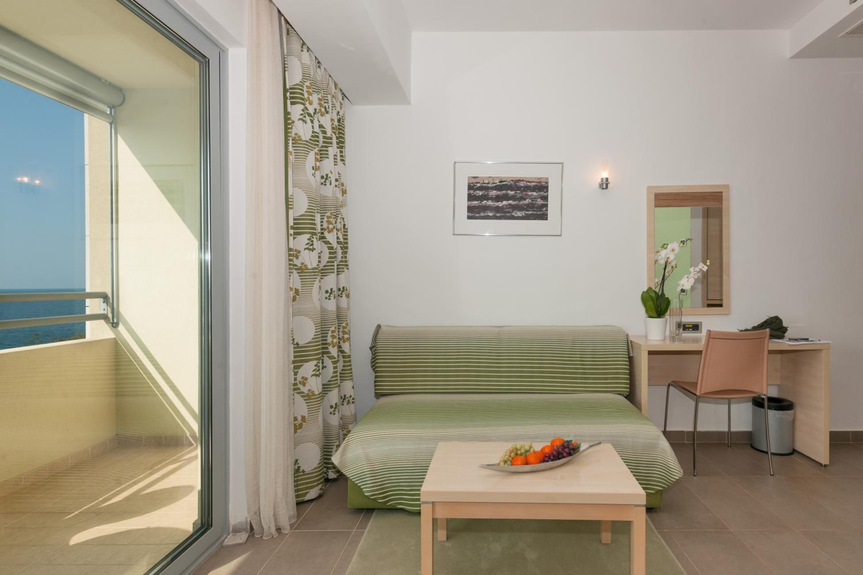 Superior One-Bedroom Apartment for 4 Adults photo 1