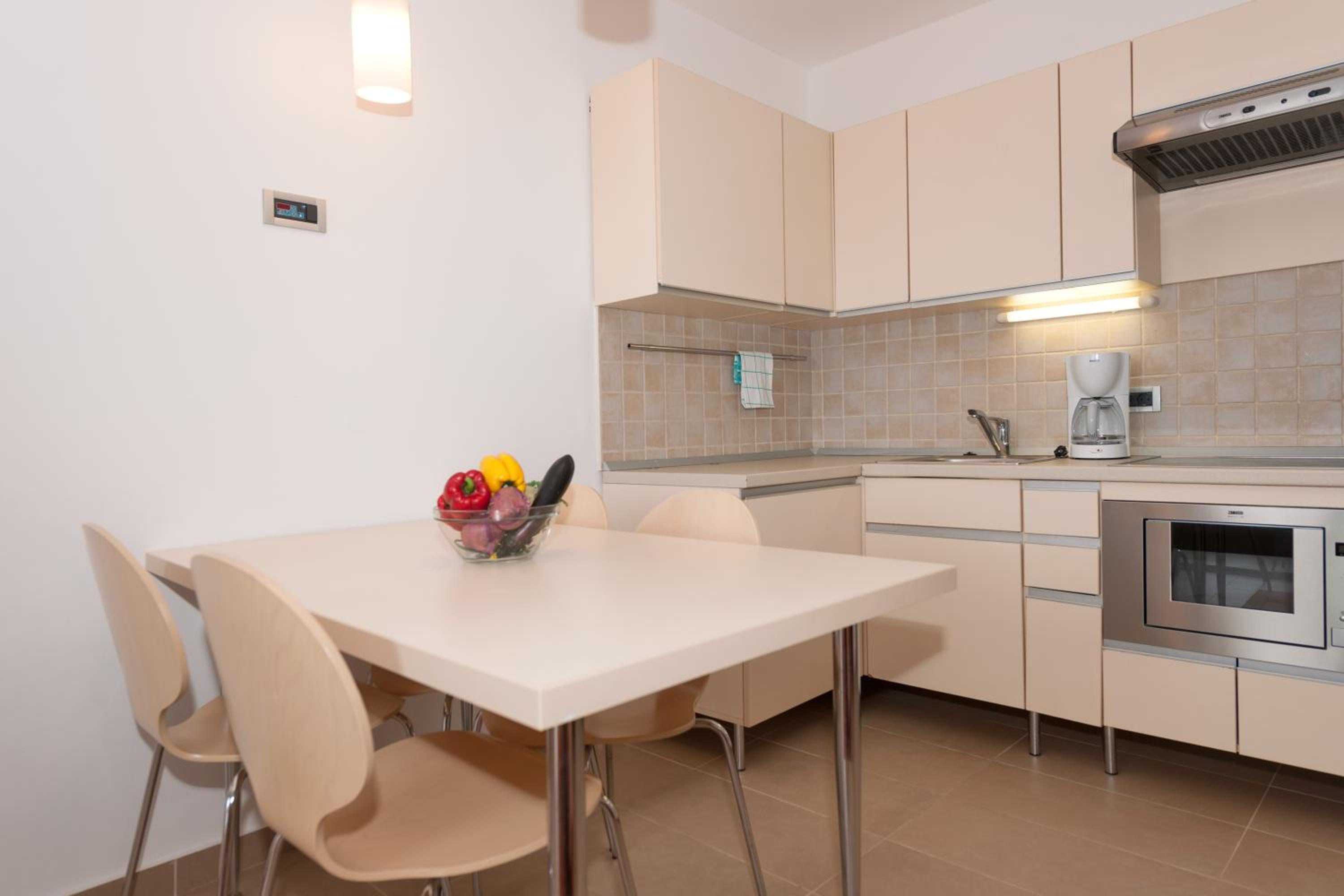 Standard Two-Bedroom Apartment (5 Adults) photo 2