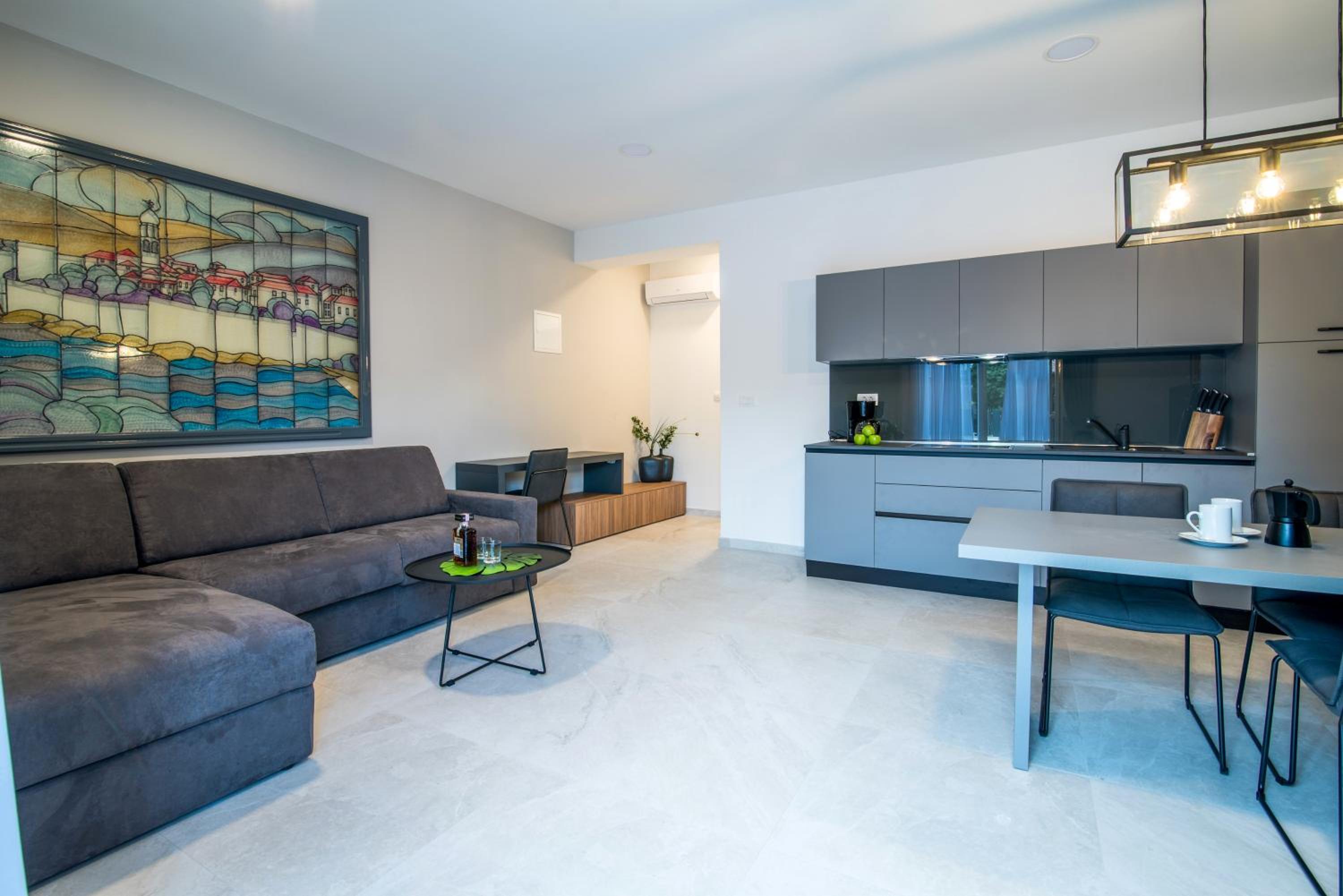 One Bedroom Apartment with Terrace photo 3