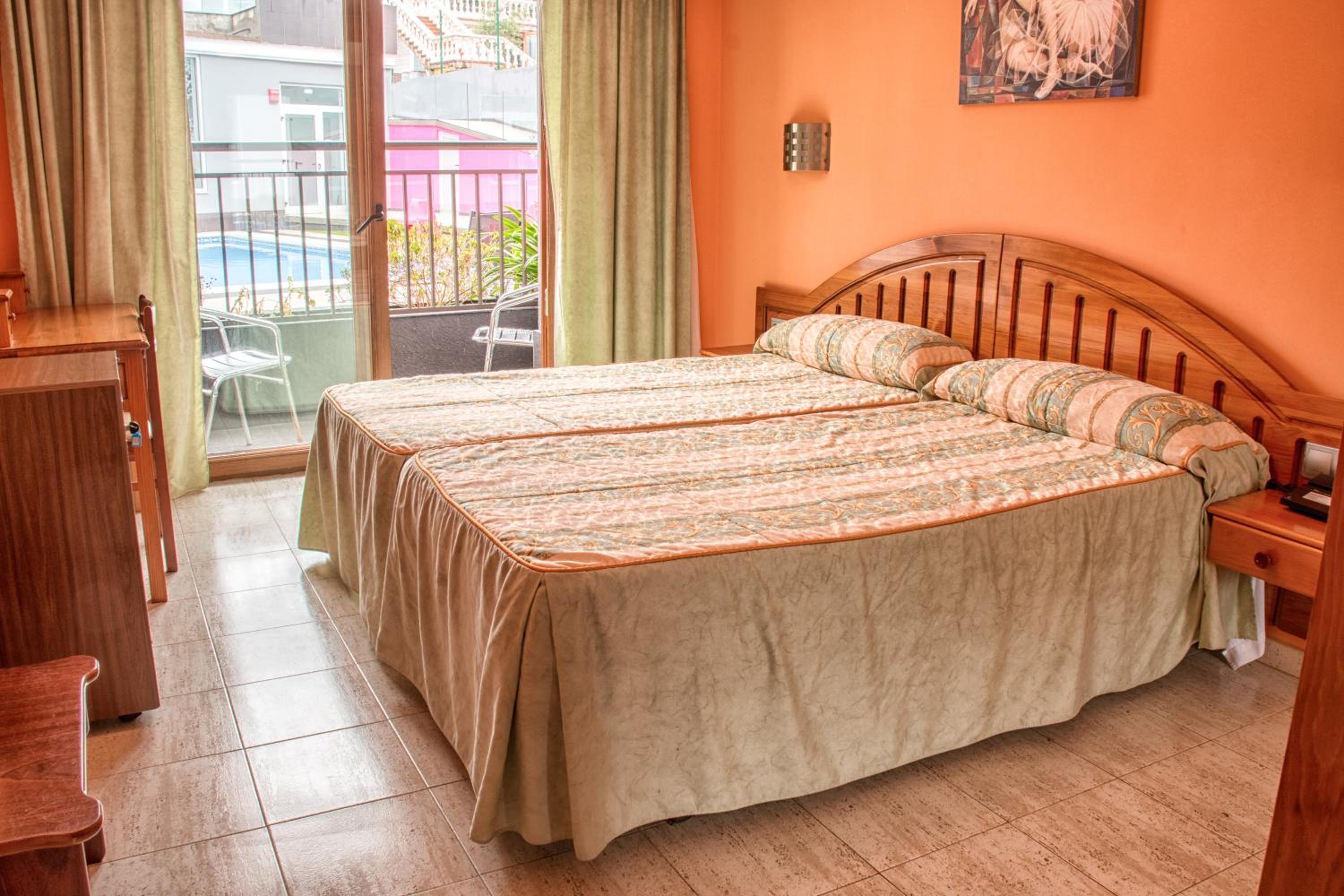 Double or Twin Room photo 2