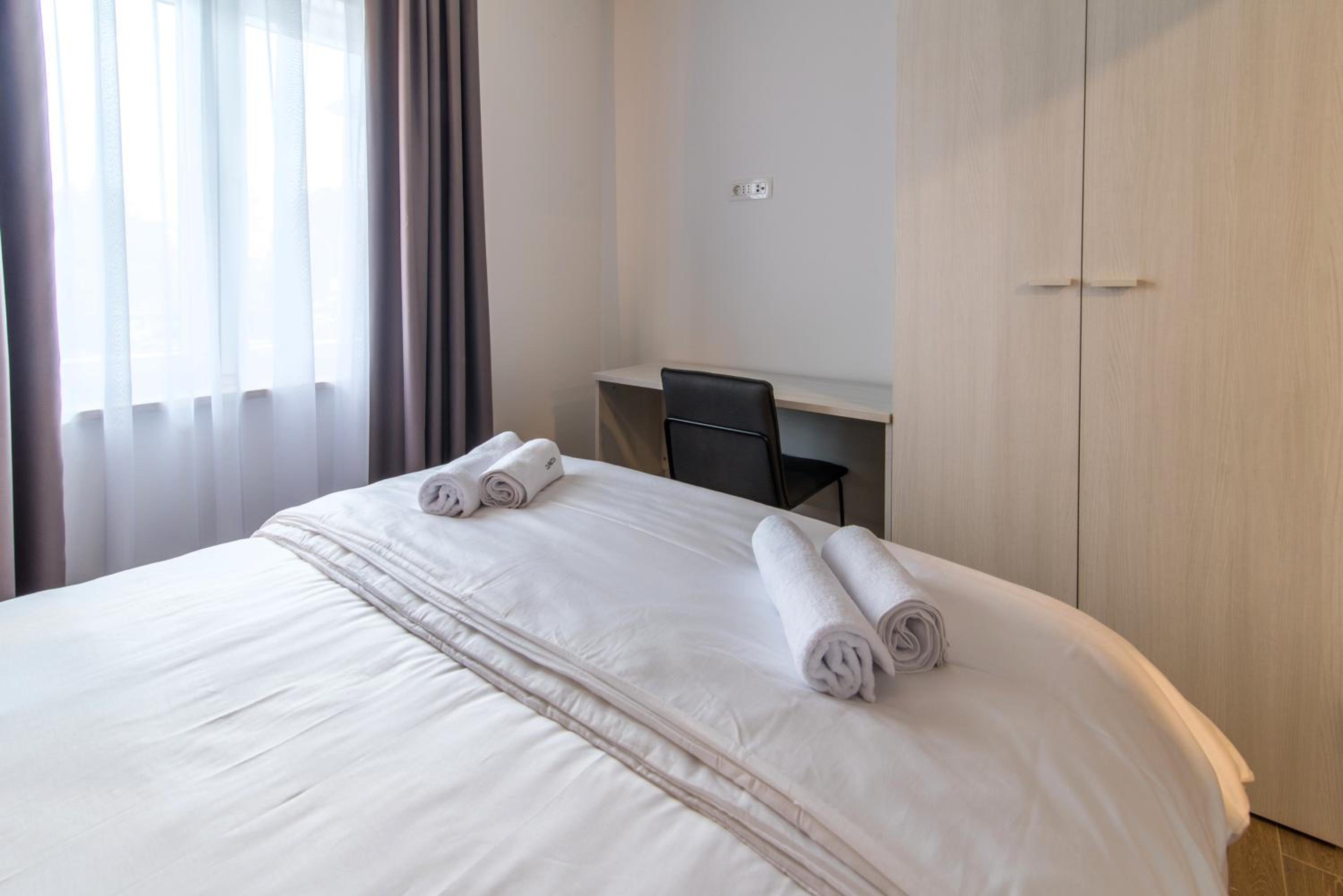 Studio Apartment - Photo 13