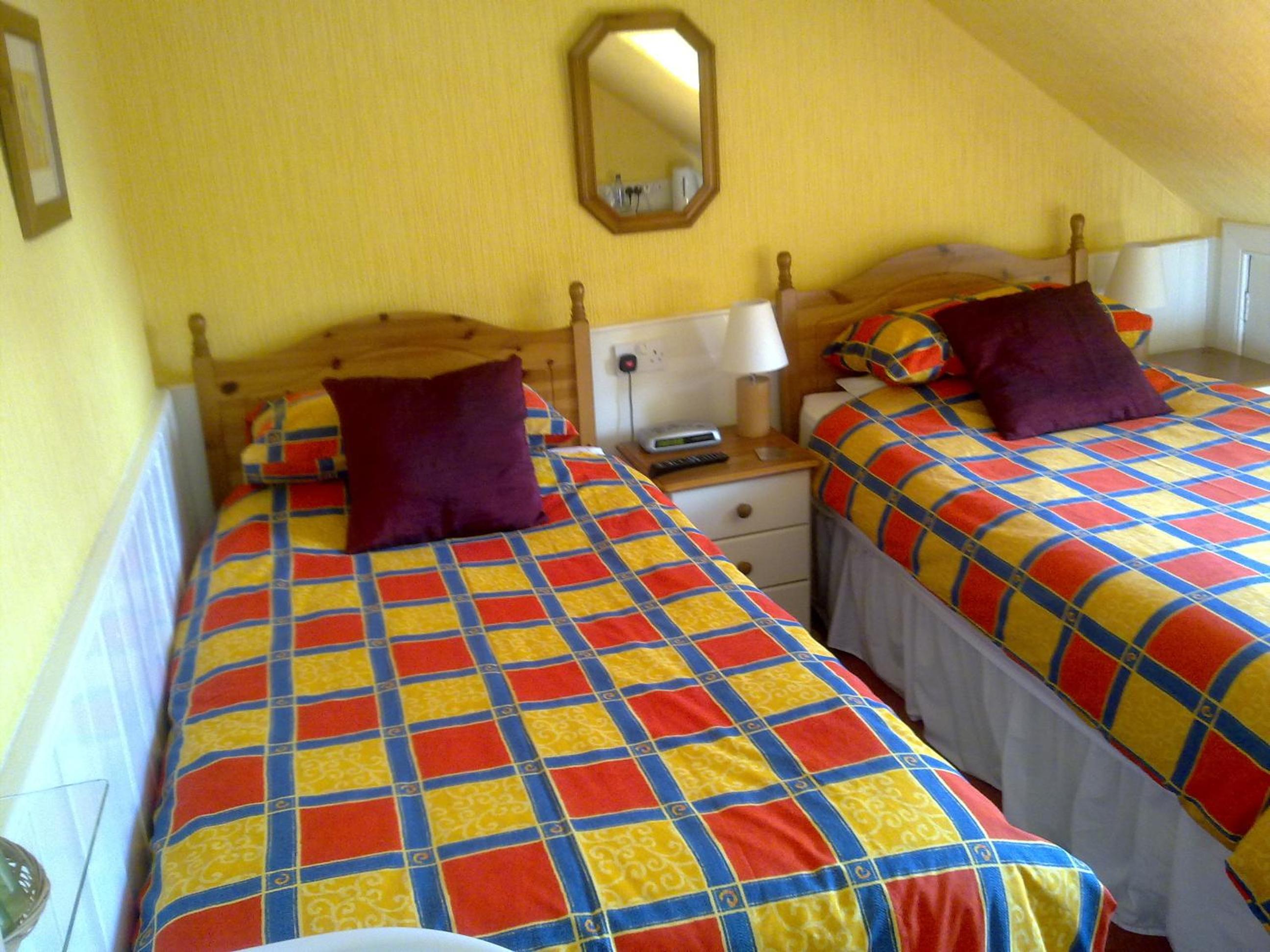 Twin Room with Private External Bathroom