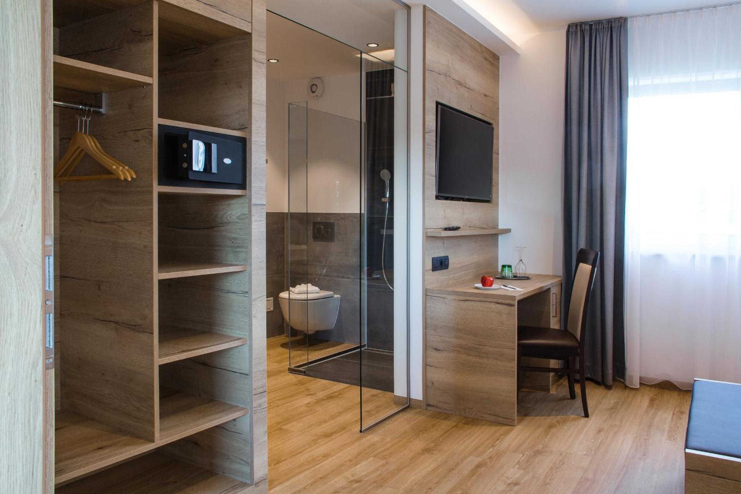 Deluxe Double Room - Photo 15