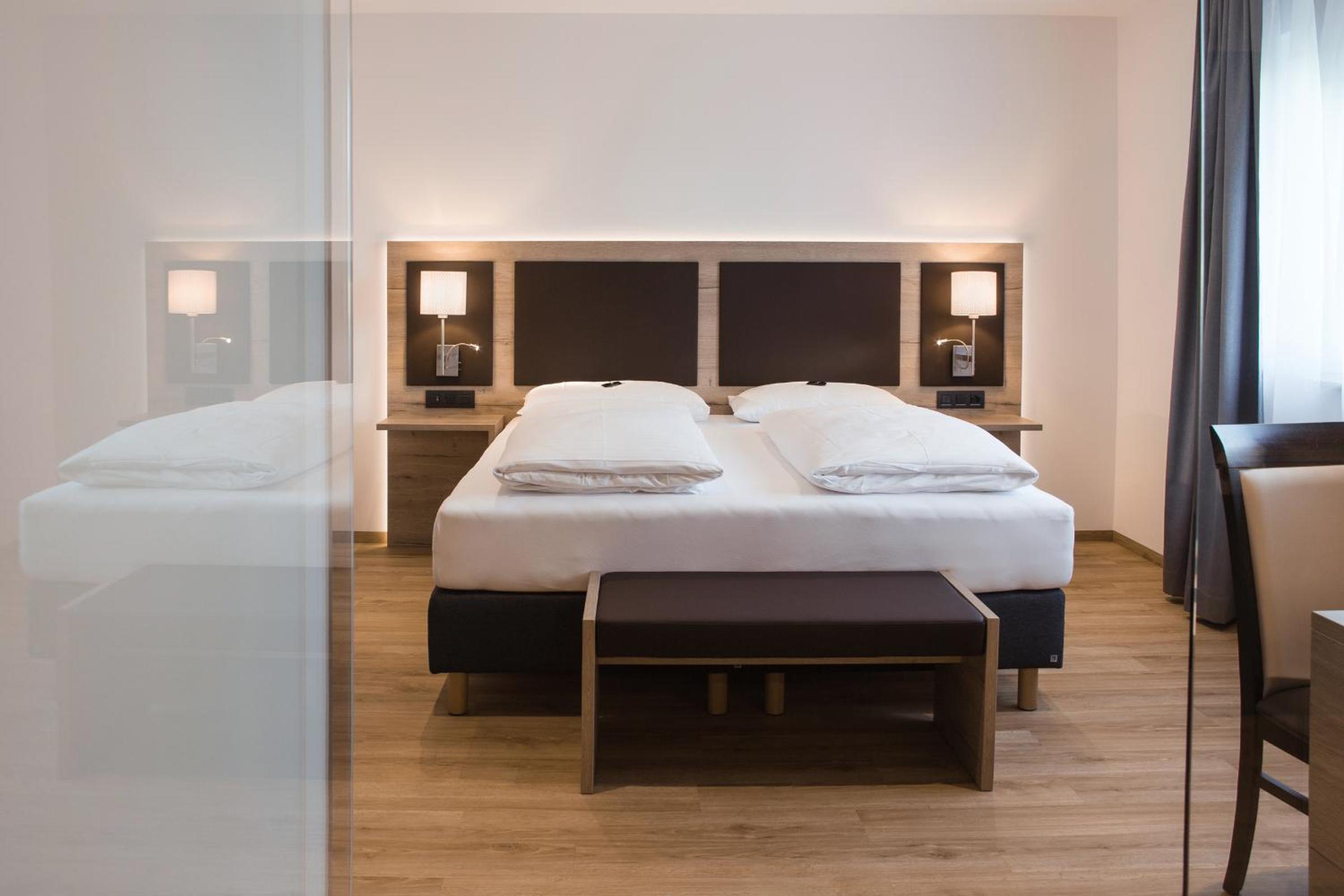 Deluxe Double Room - Photo 22