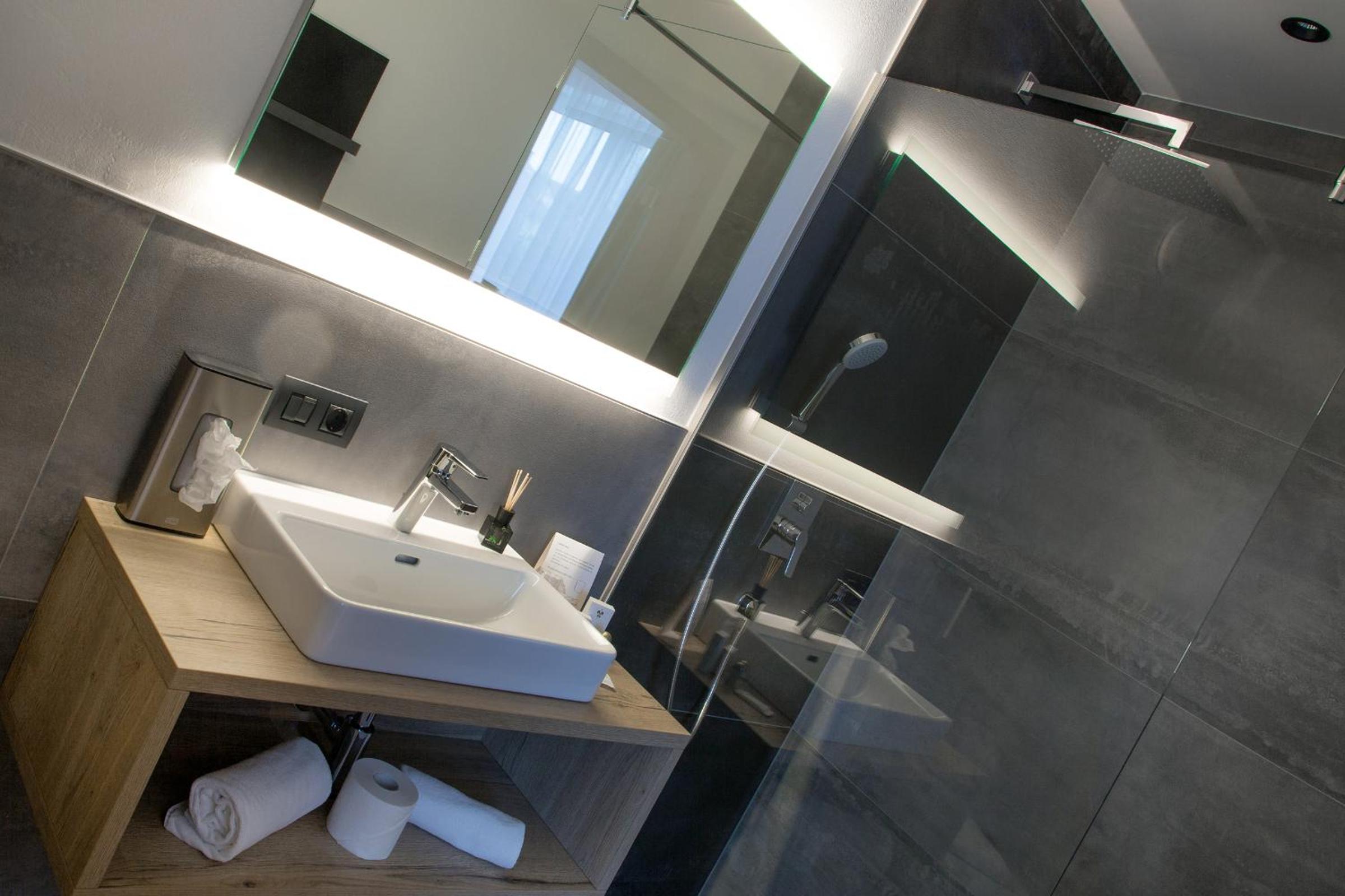 Double Room - Photo 13