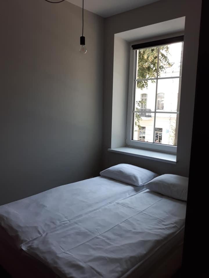Apartment with Balcony - Photo 9