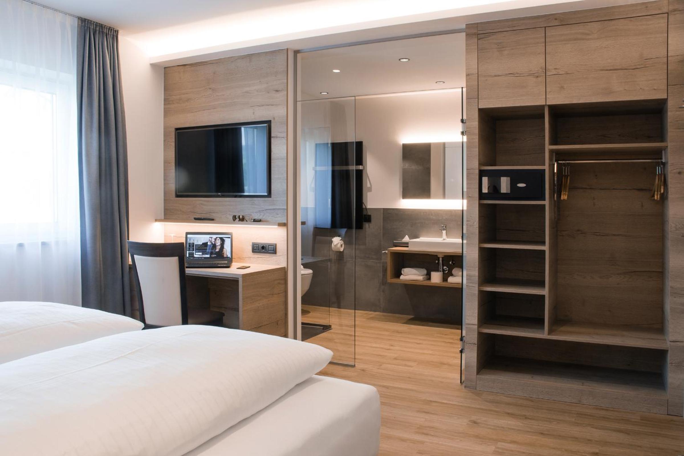 Deluxe Double Room - Photo 1