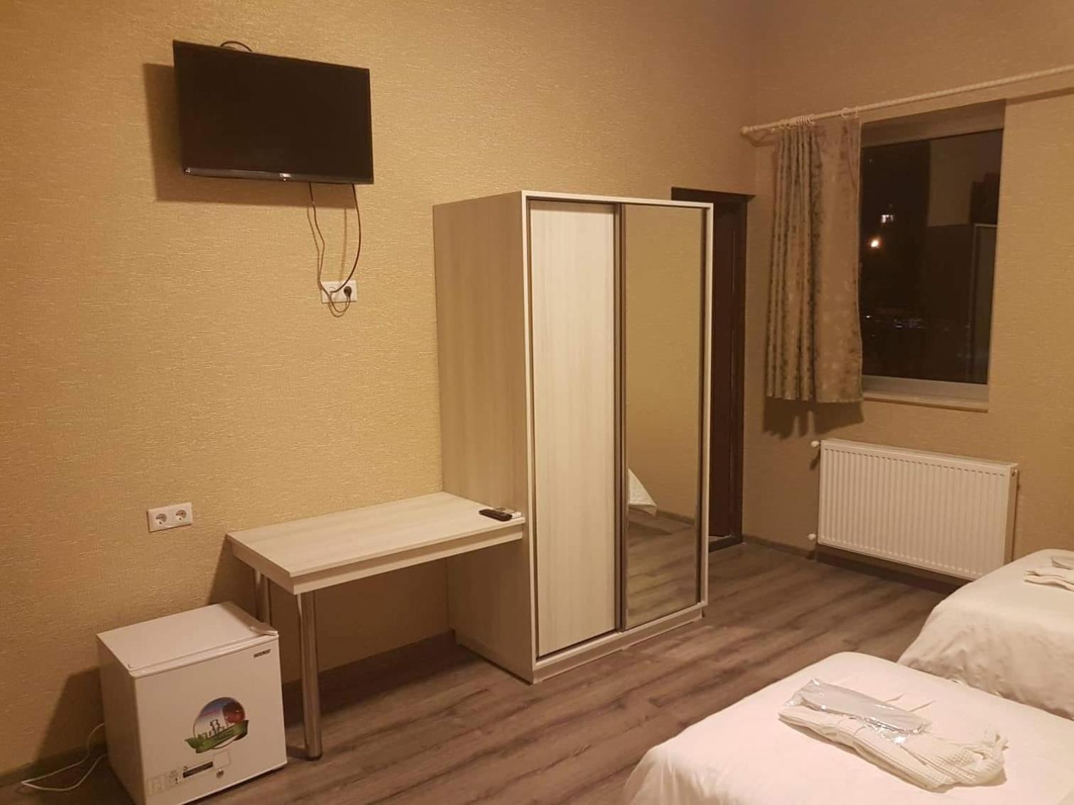 Comfort Triple Room with Shower - Photo 2