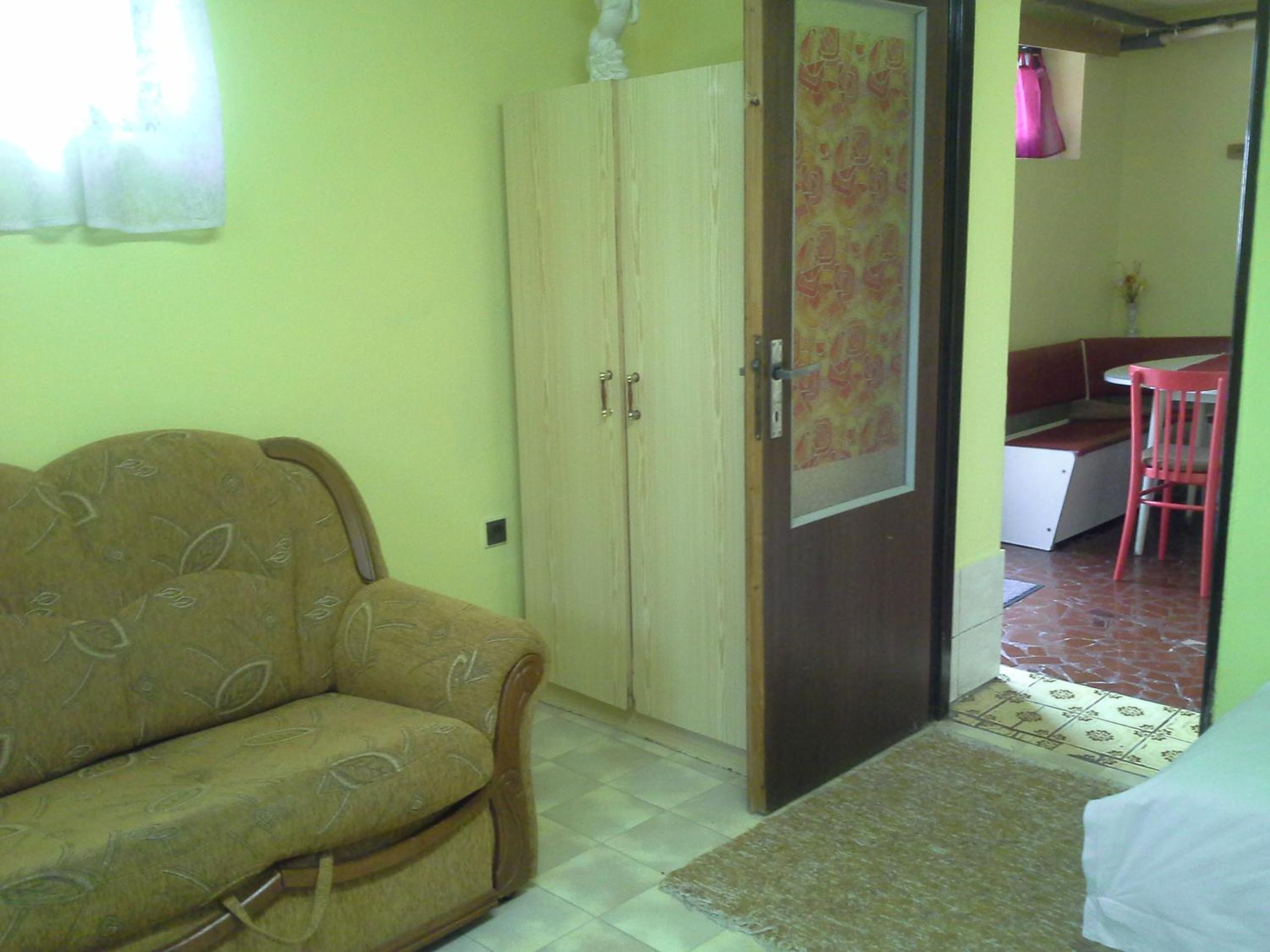 Basement Apartment photo 3