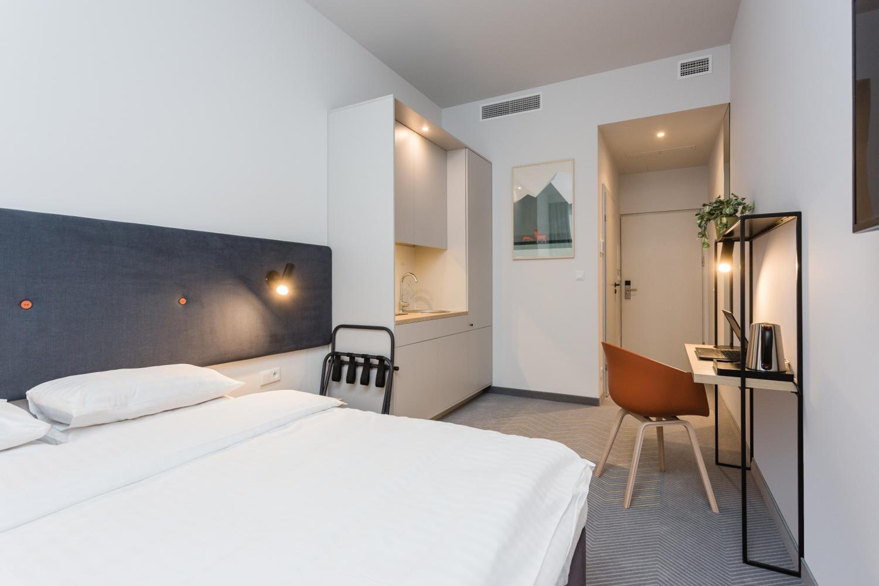 Studio Apartment photo 3