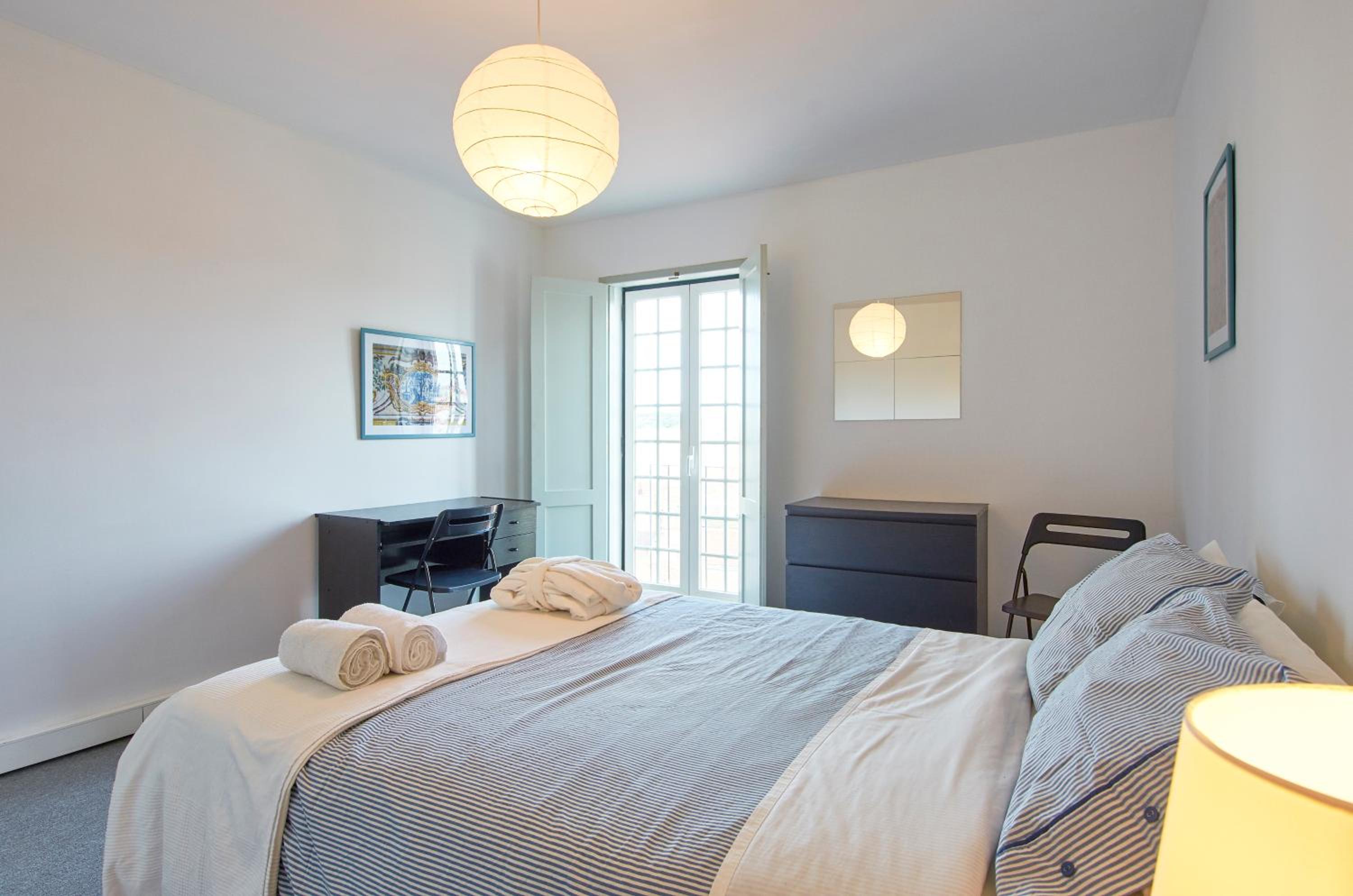 Double Room with Balcony with Shared Bathroom photo 3