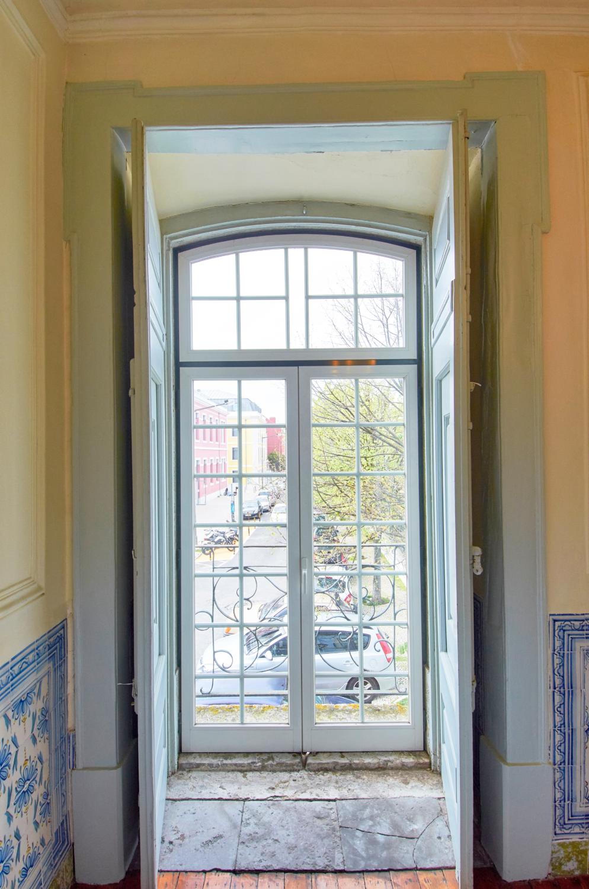 Deluxe Double or Twin Room with City View - Photo 2