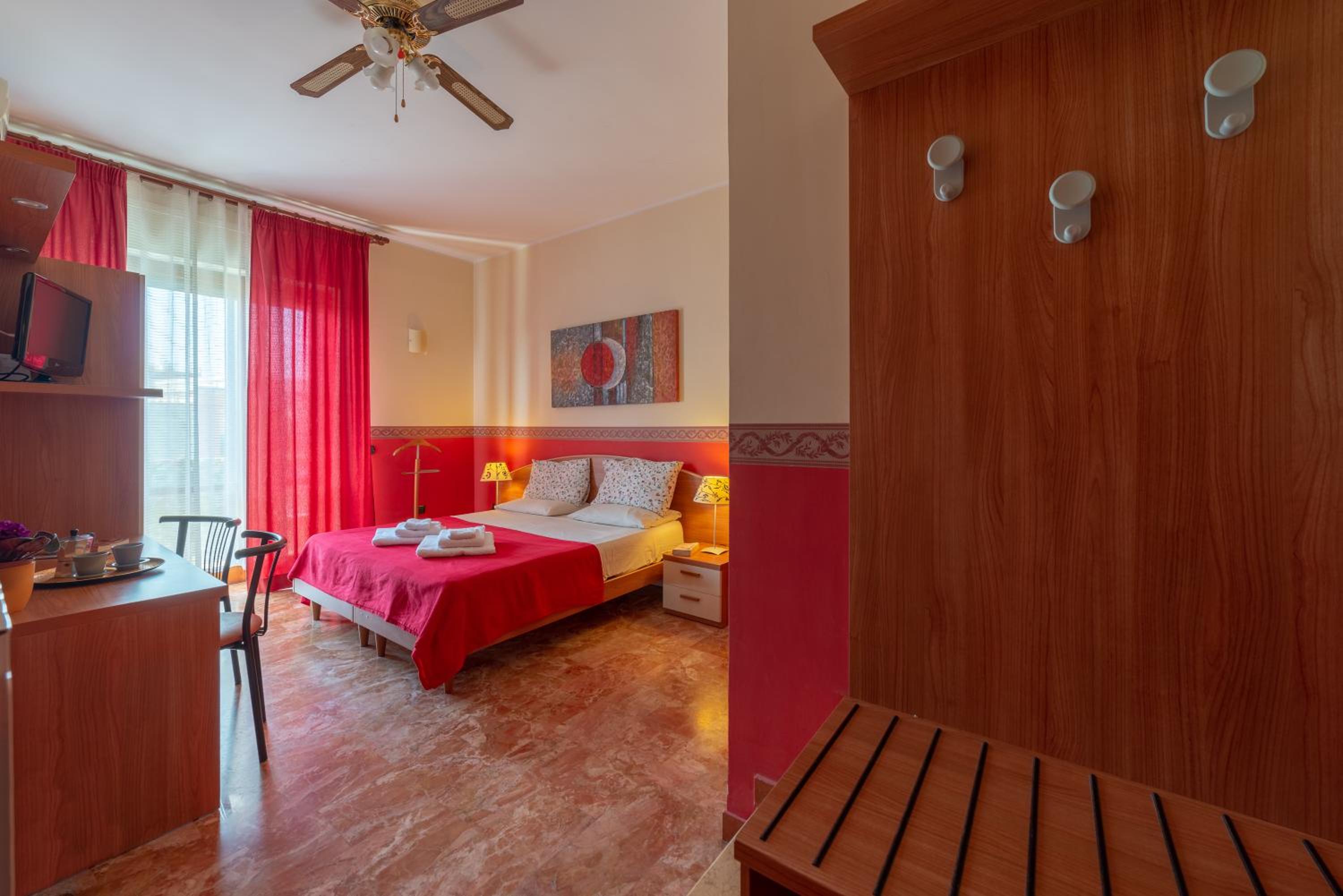 Double or Twin Room with Shower