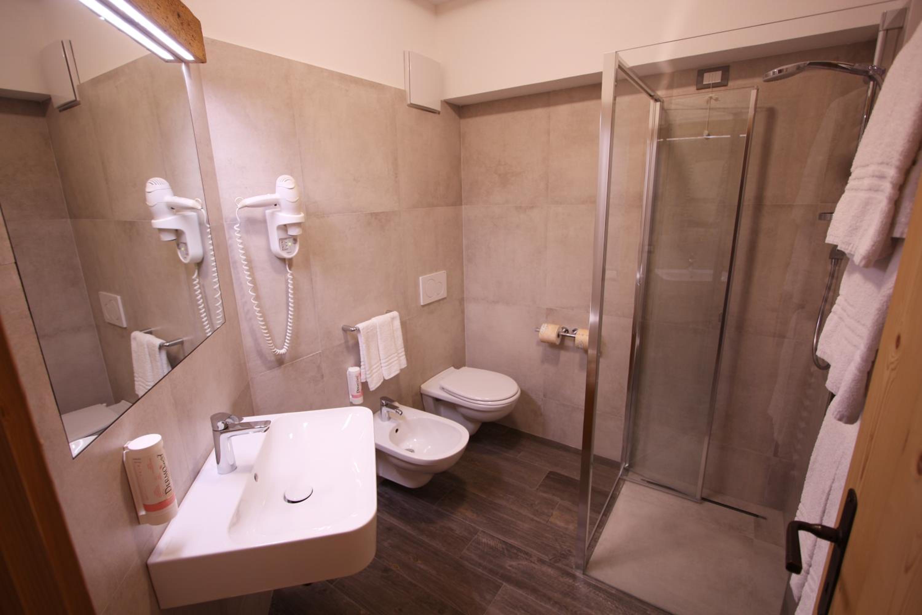 Double or Twin Room photo 2