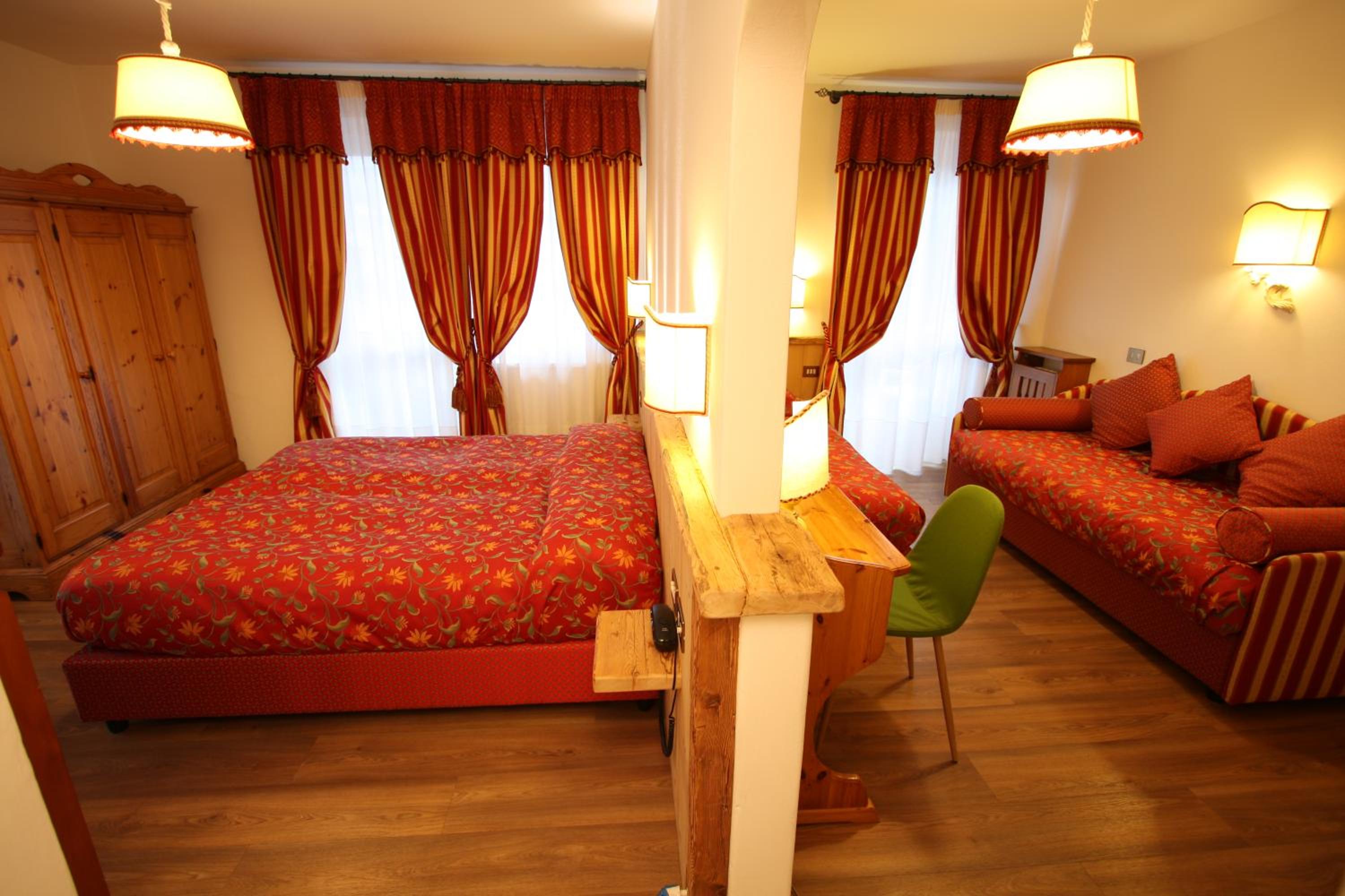 Double Room with Extra Bed photo 3