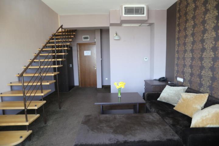 Deluxe Suite photo 2