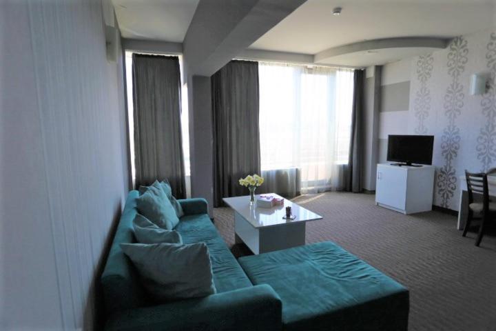 Deluxe Duplex Suite photo 3