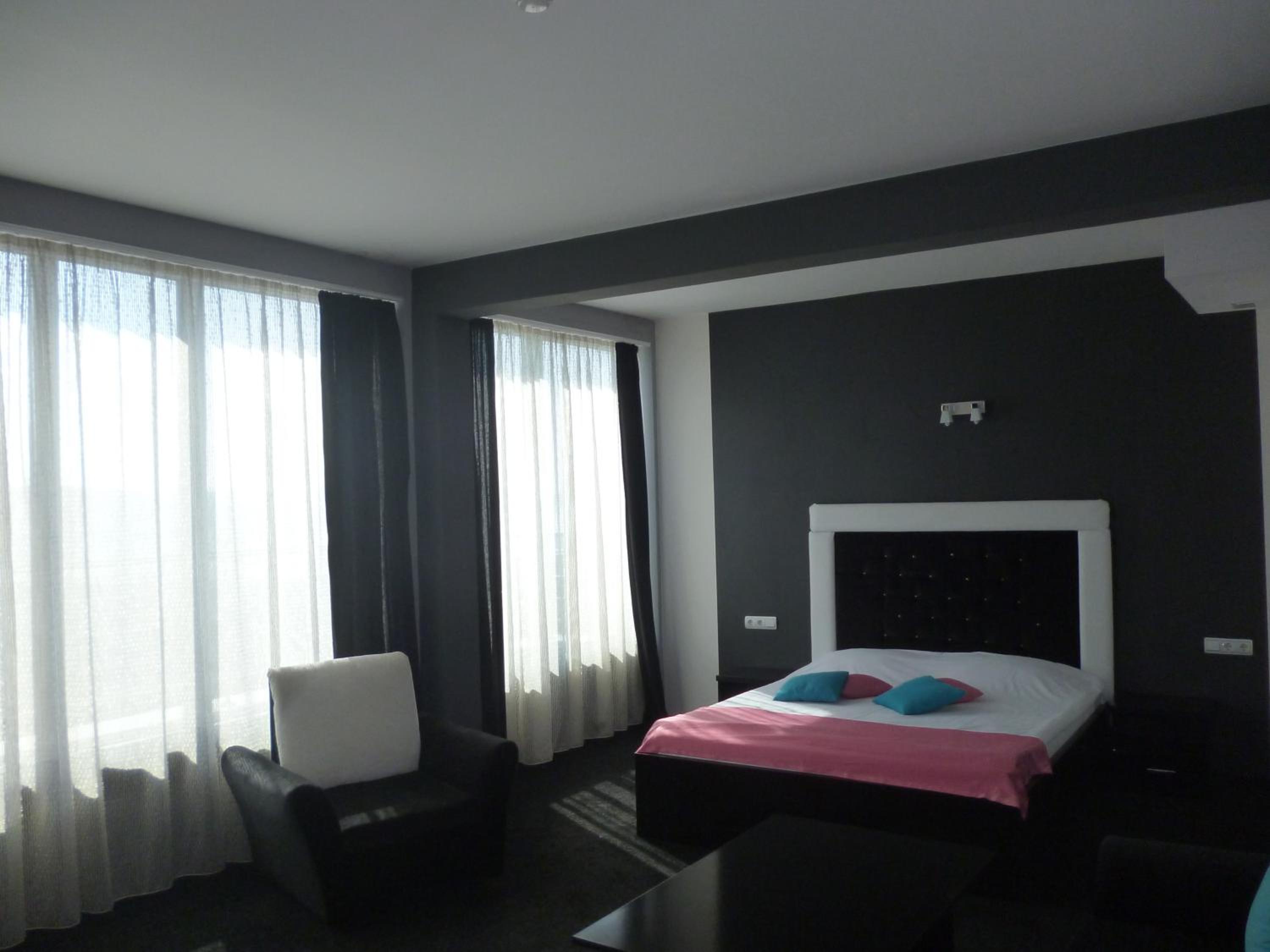 King Studio with Sofa Bed photo 1