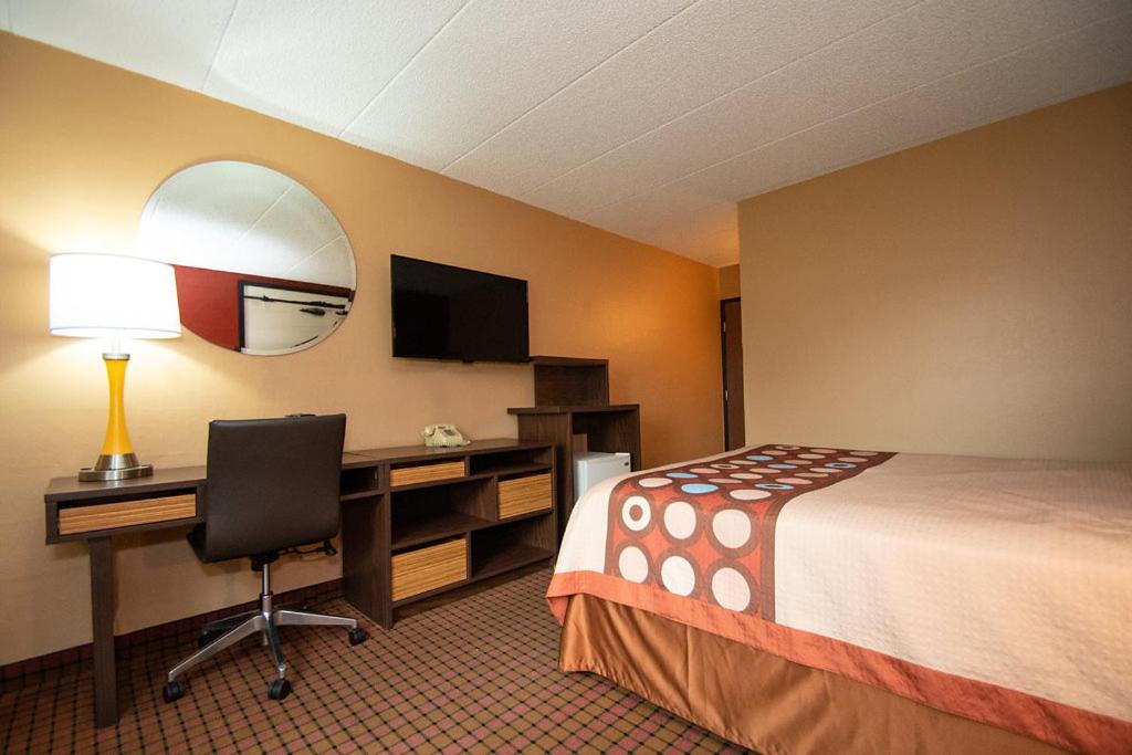 Standard Double Room - Non-Smoking - Photo 2