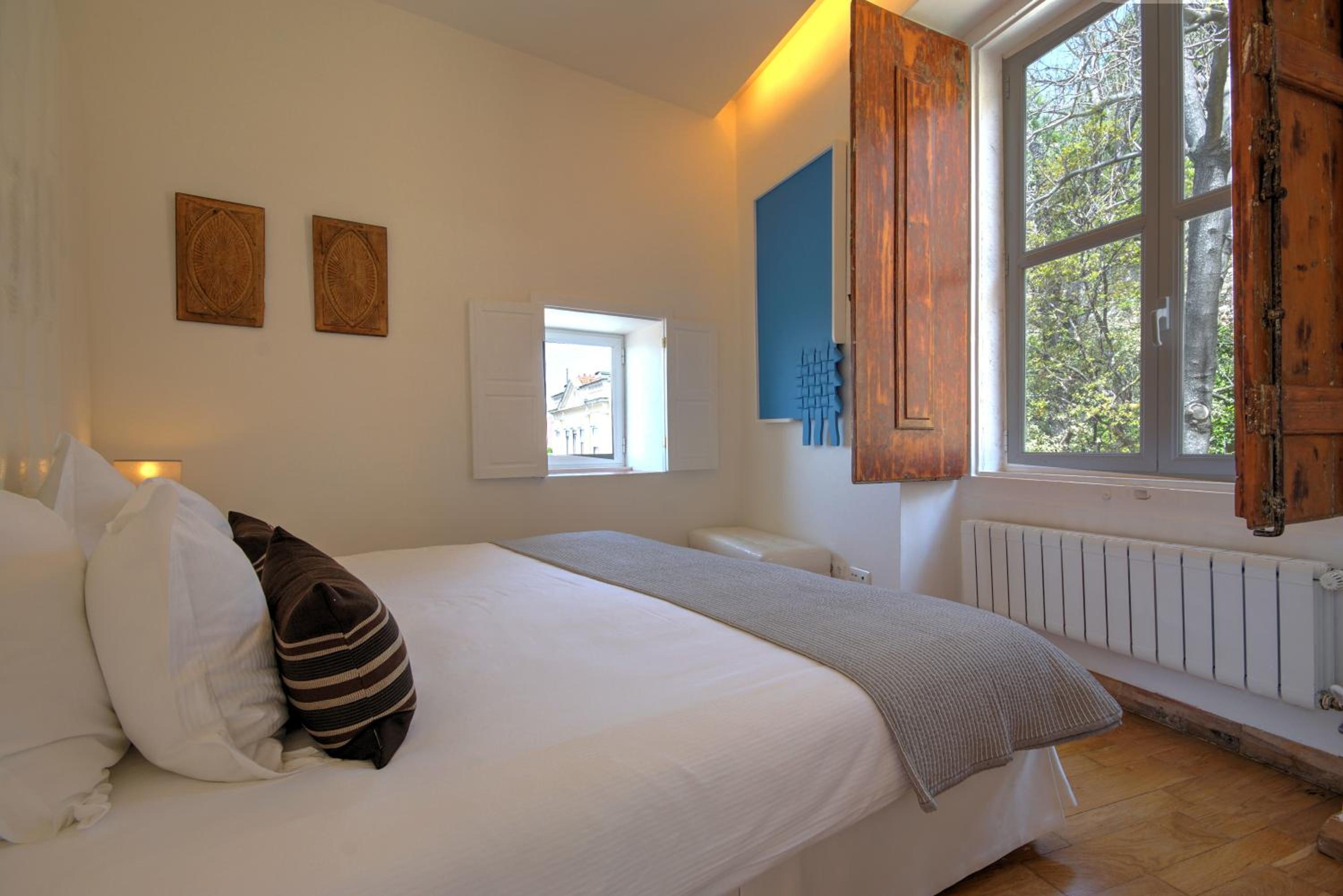 Luxury Duplex Suite with Panoramic River, City and Castle View - Photo 10