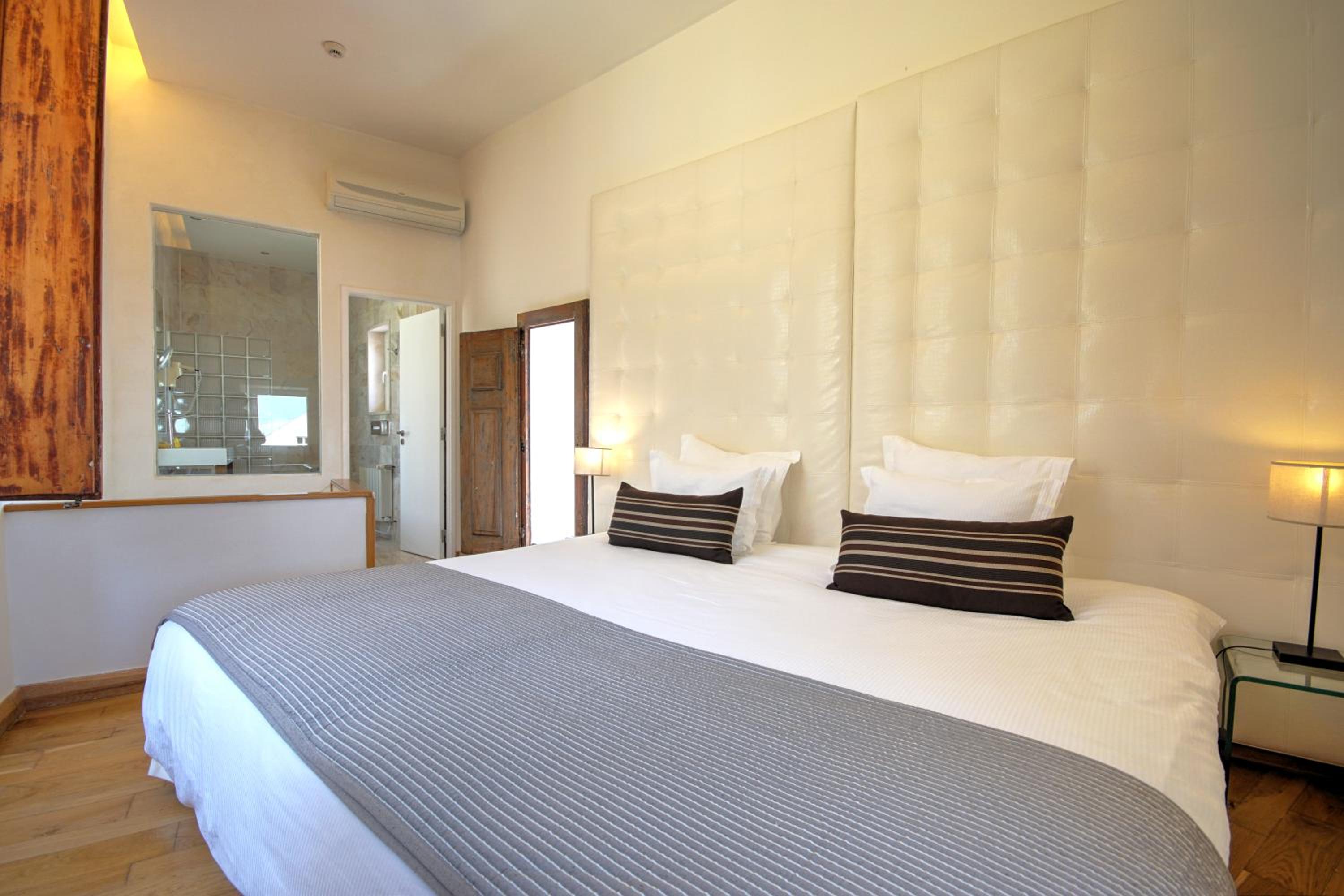 Luxury Duplex Suite with Panoramic River, City and Castle View - Photo 9