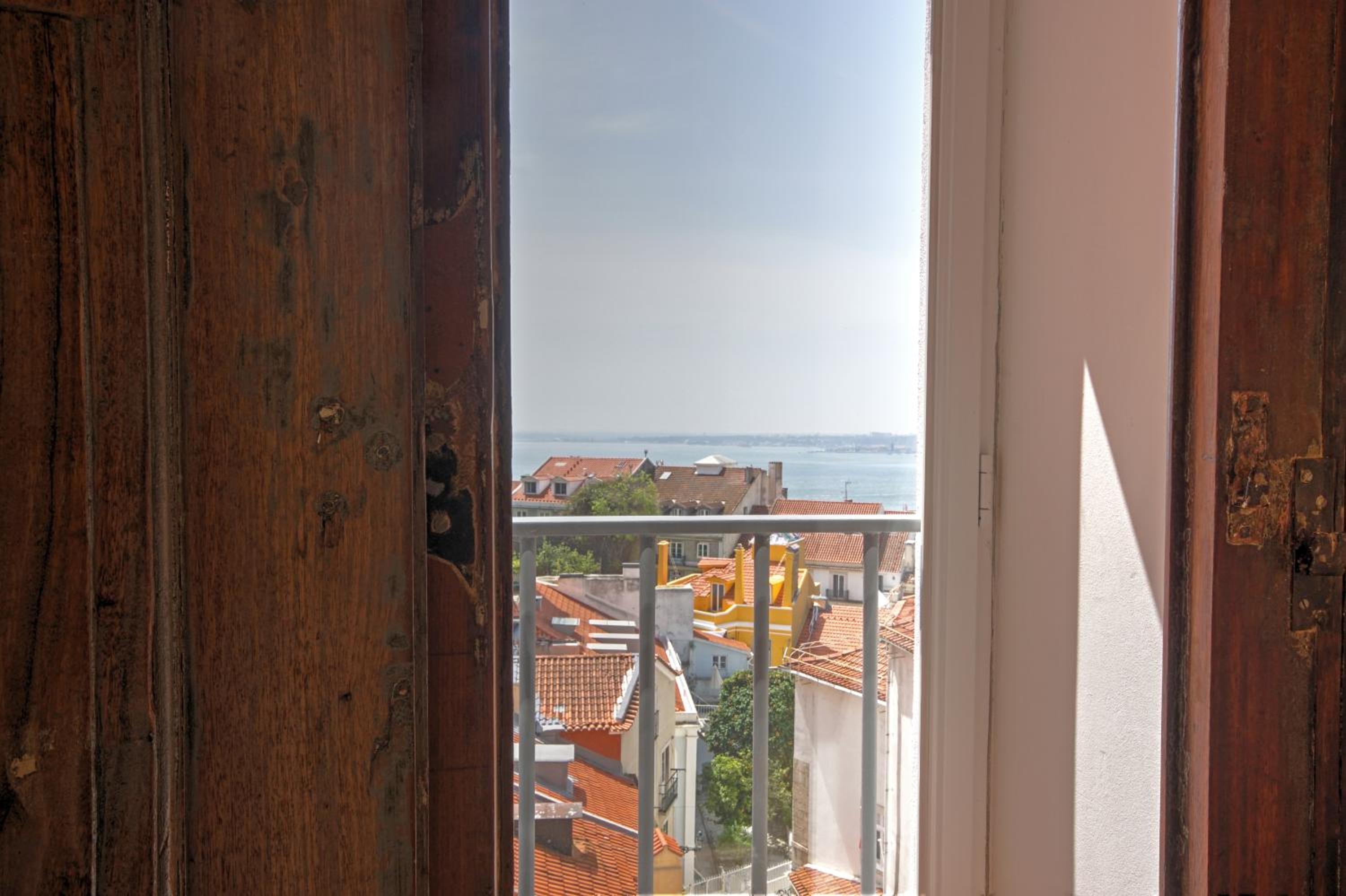 Luxury Duplex Suite with Panoramic River, City and Castle View - Photo 2