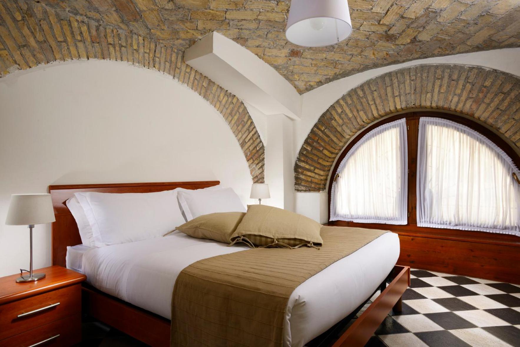 One-Bedroom Apartment (4 Adults) photo 3