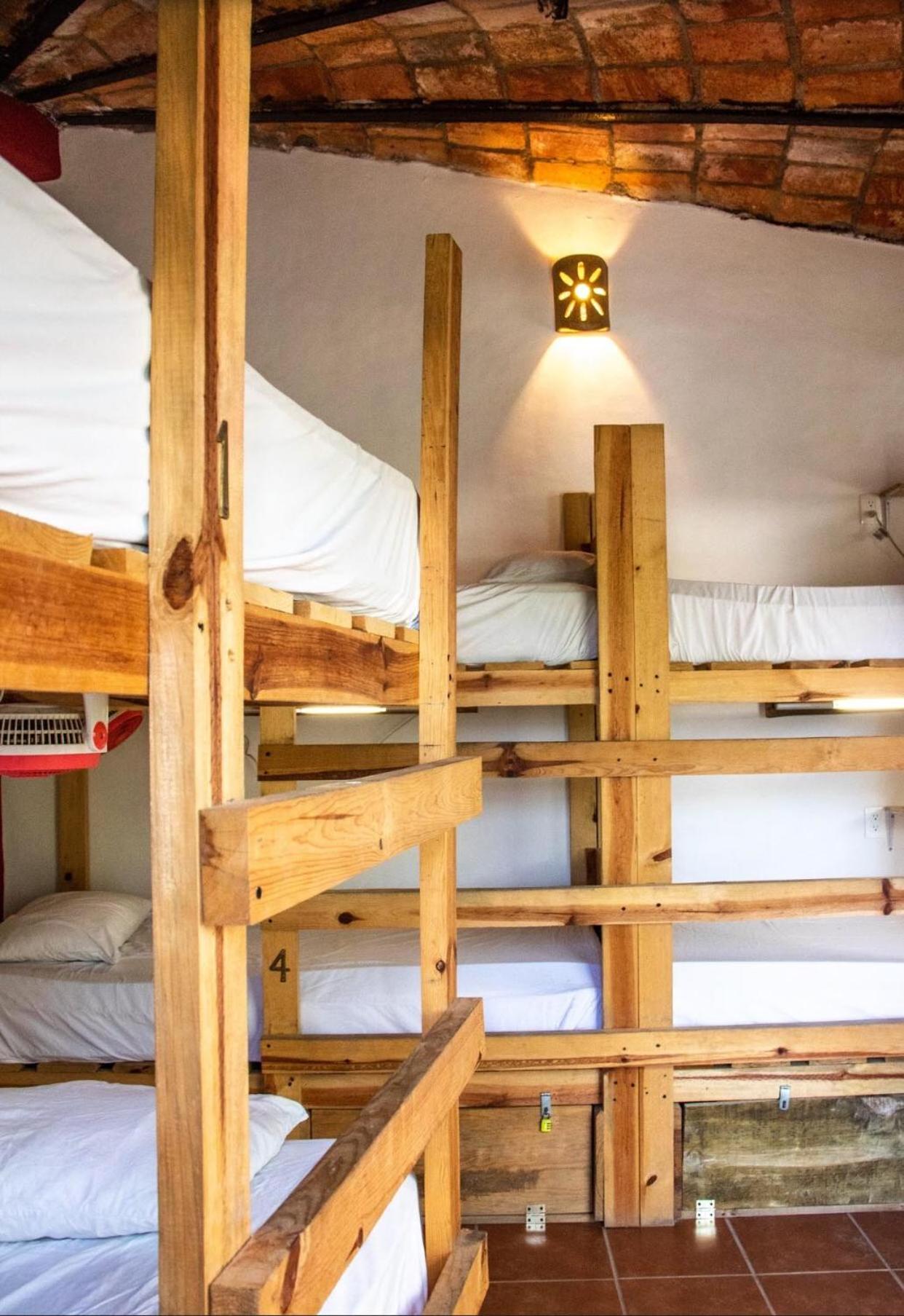 Bed in 6-Bed Mixed Dormitory Room photo 1