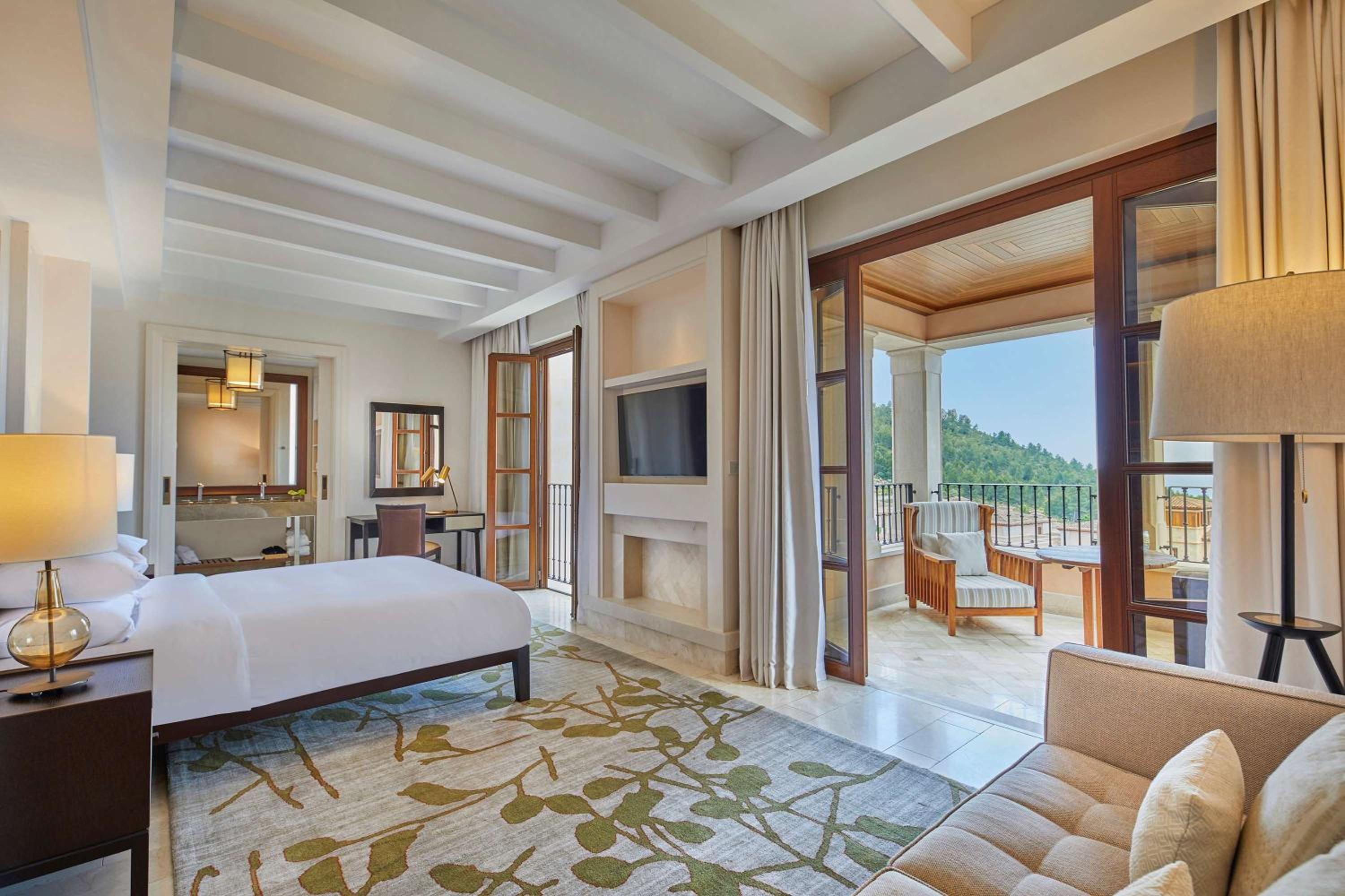 Junior Suite with Valley View