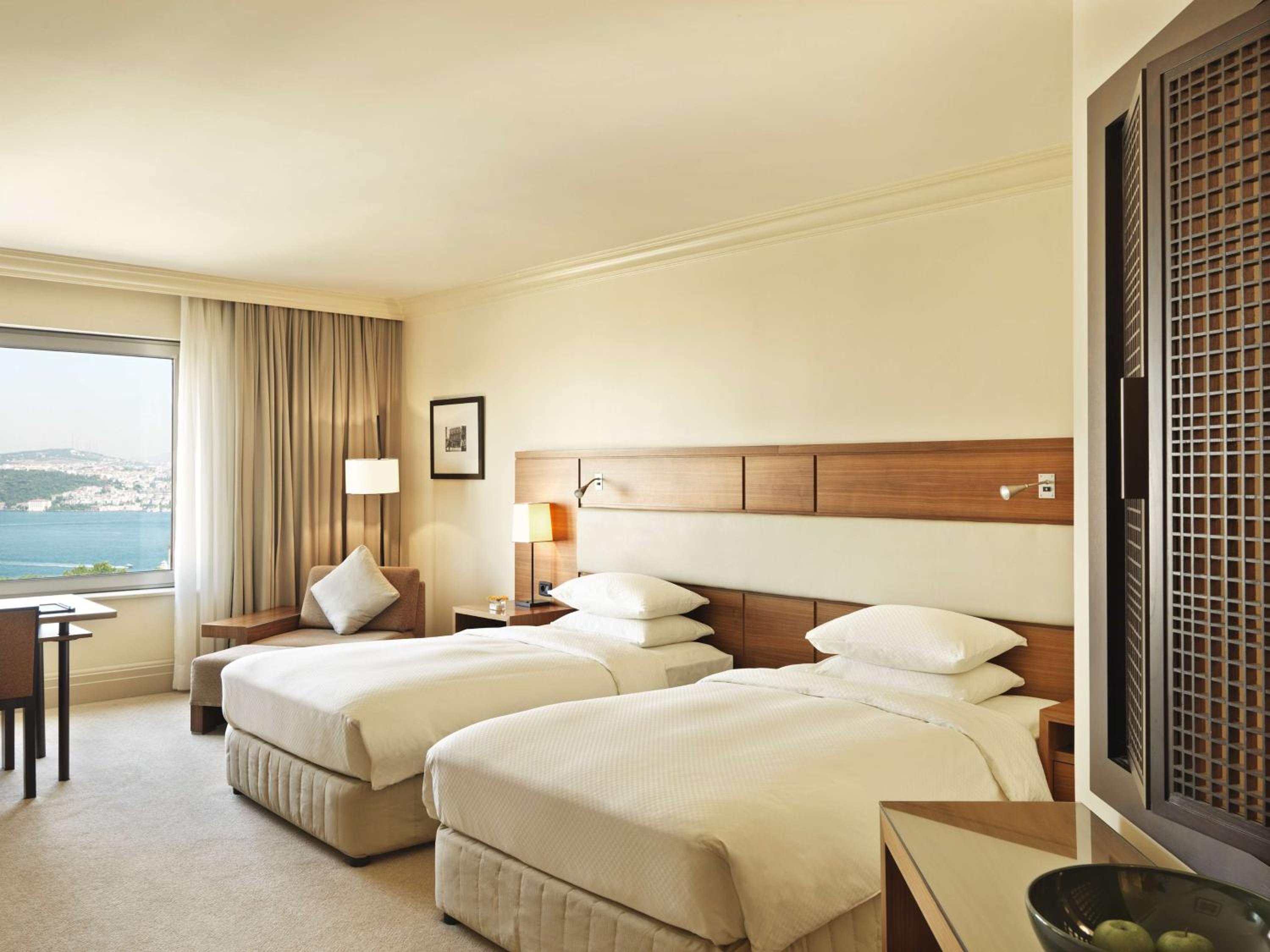 Twin Room with Bosphorus View - Lounge Access