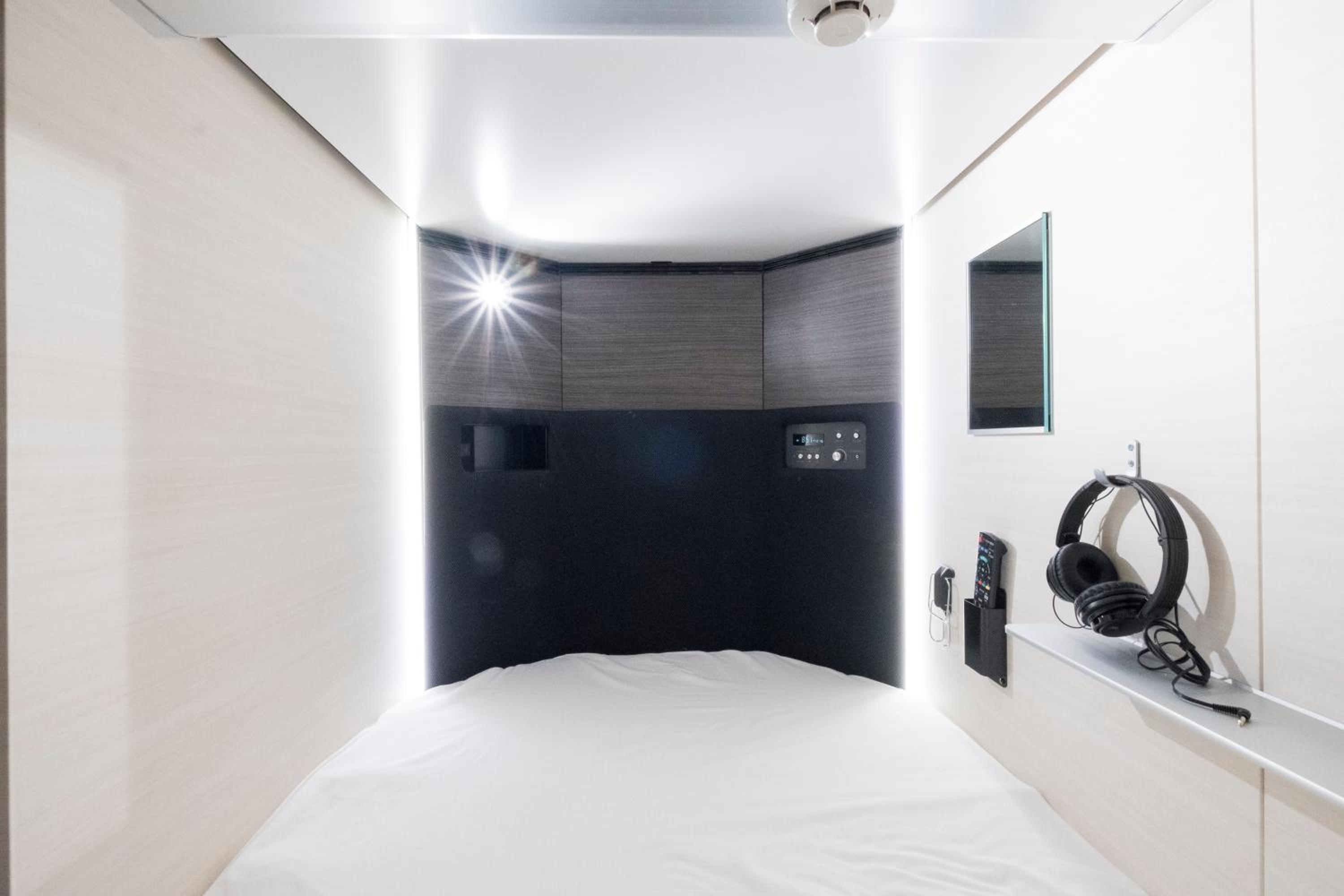 Twin Room with Capsule Bed