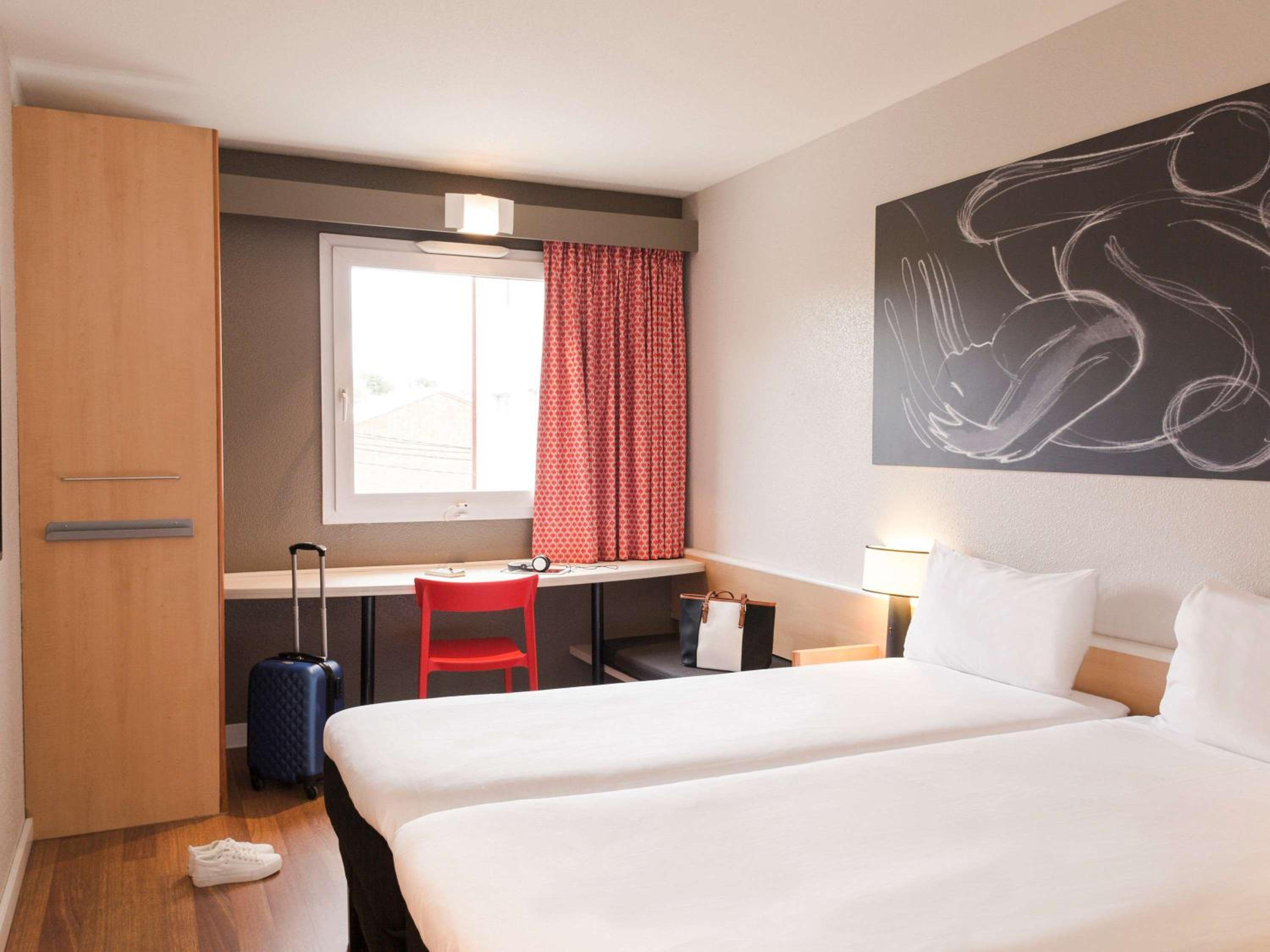 Twin Room - Photo 1