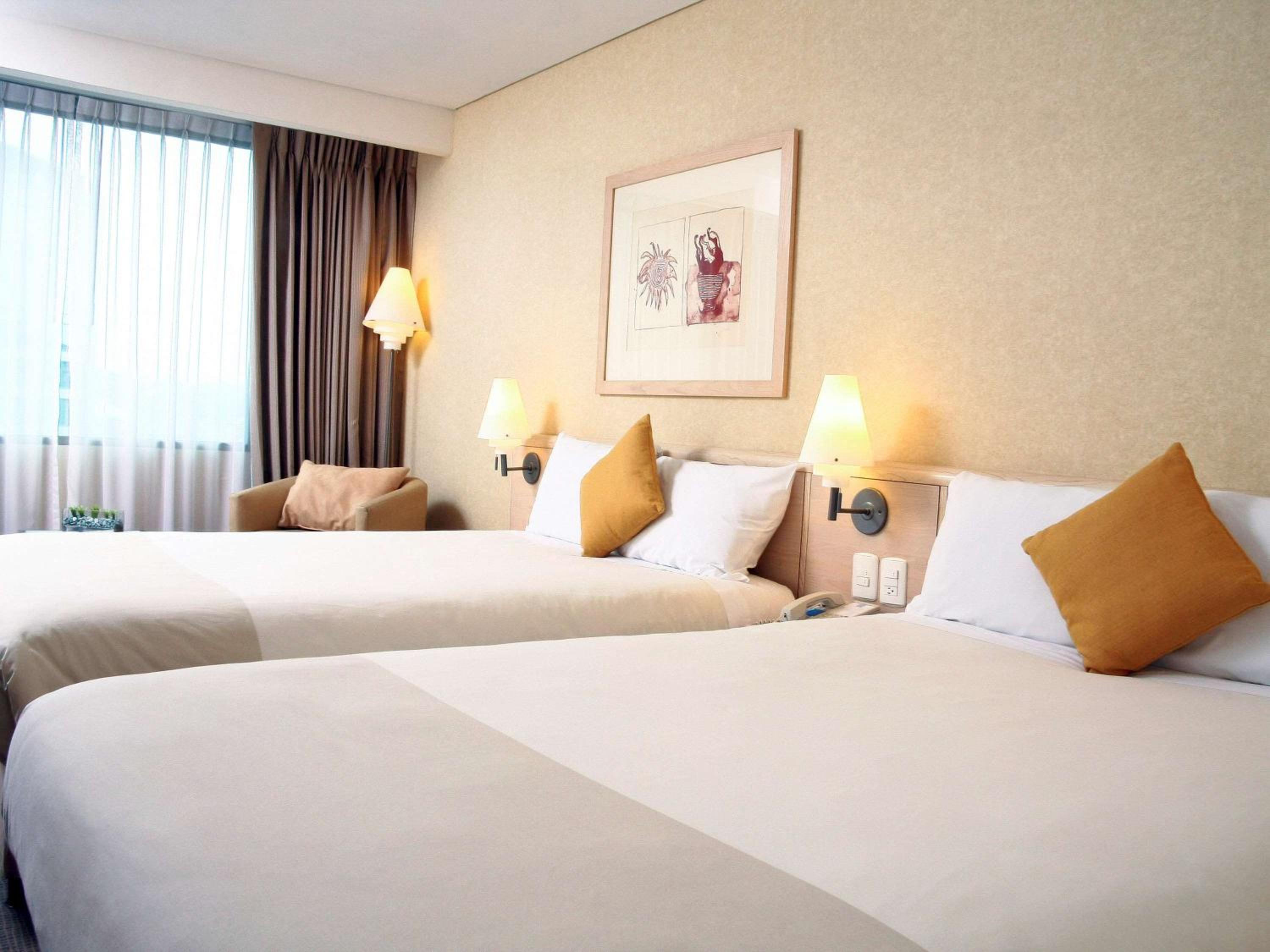 Superior Room with 2 Double Beds - Photo 9