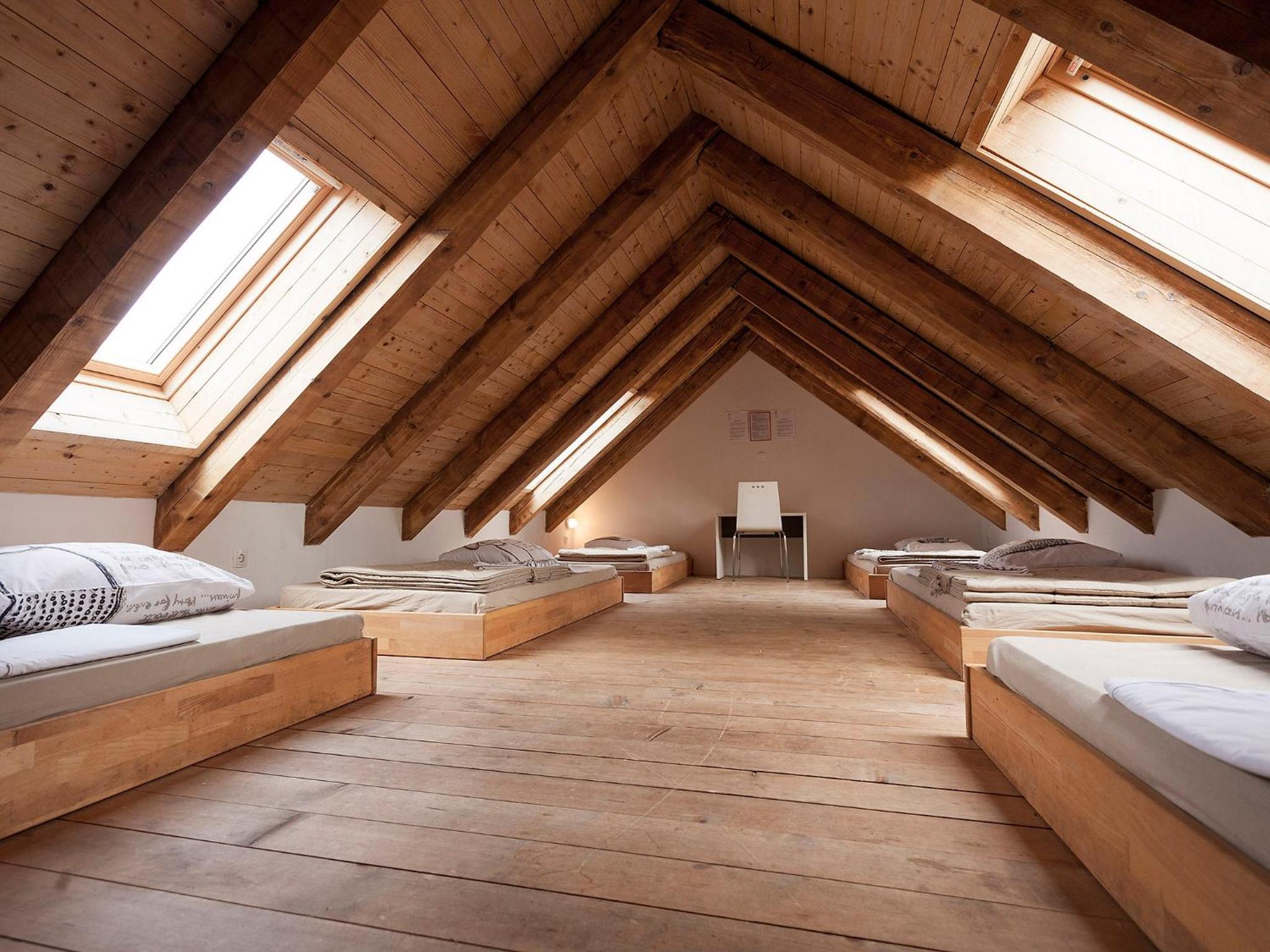 Single Bed in 6-Bed Mixed Dormitory Room photo 3