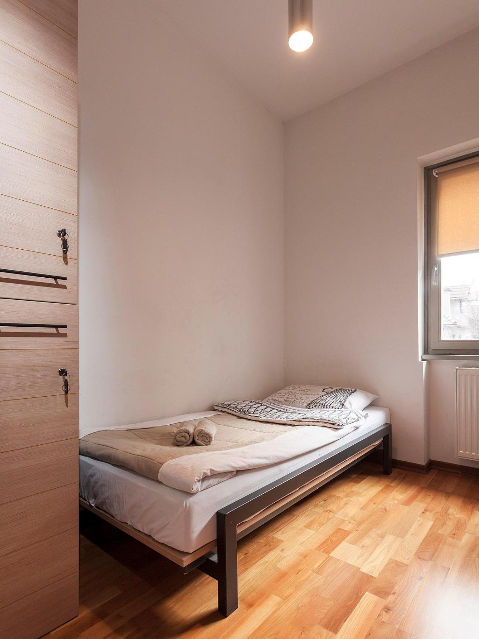 Single Room with Shared Bathroom photo 3