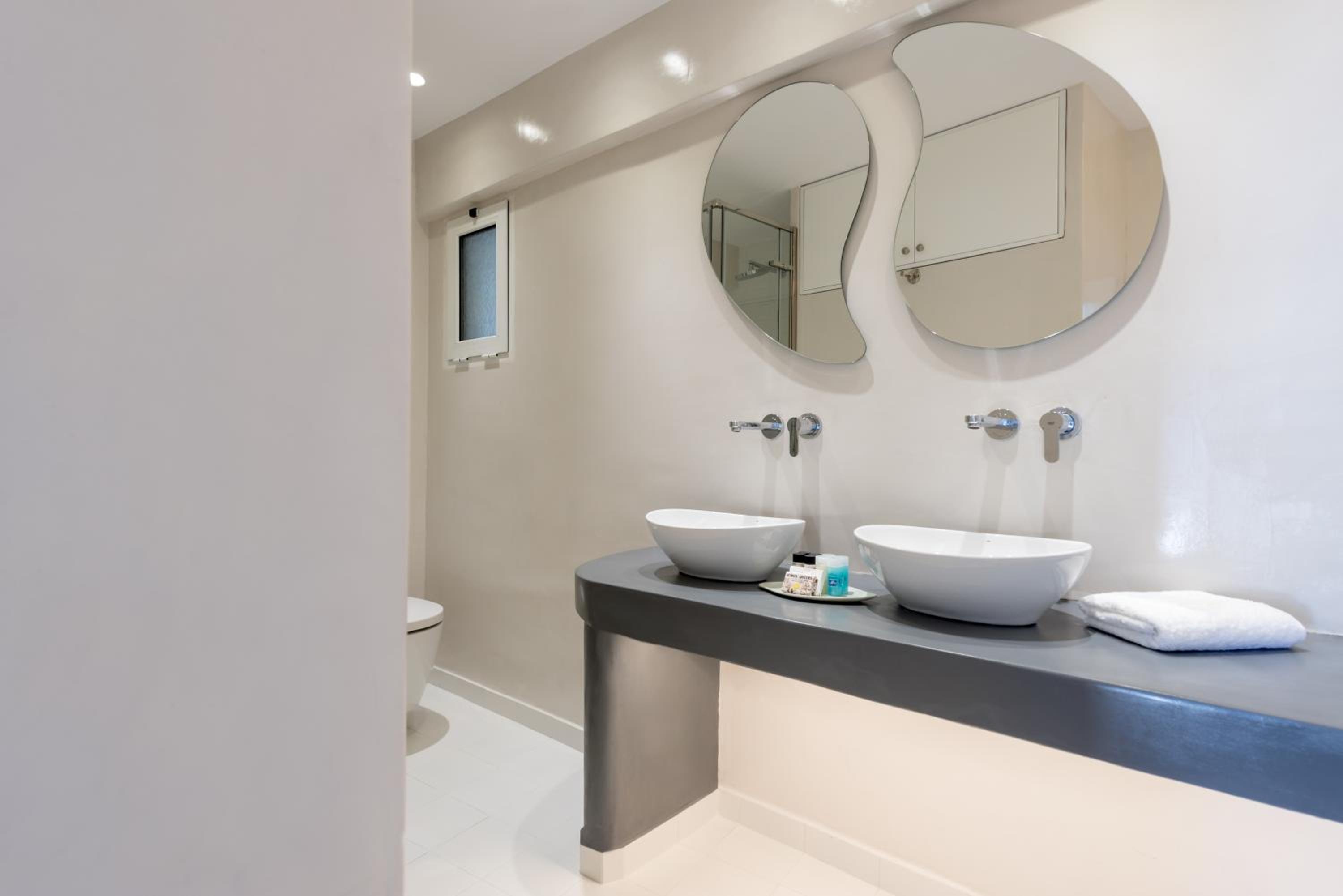 Double or Twin Room - Photo 8